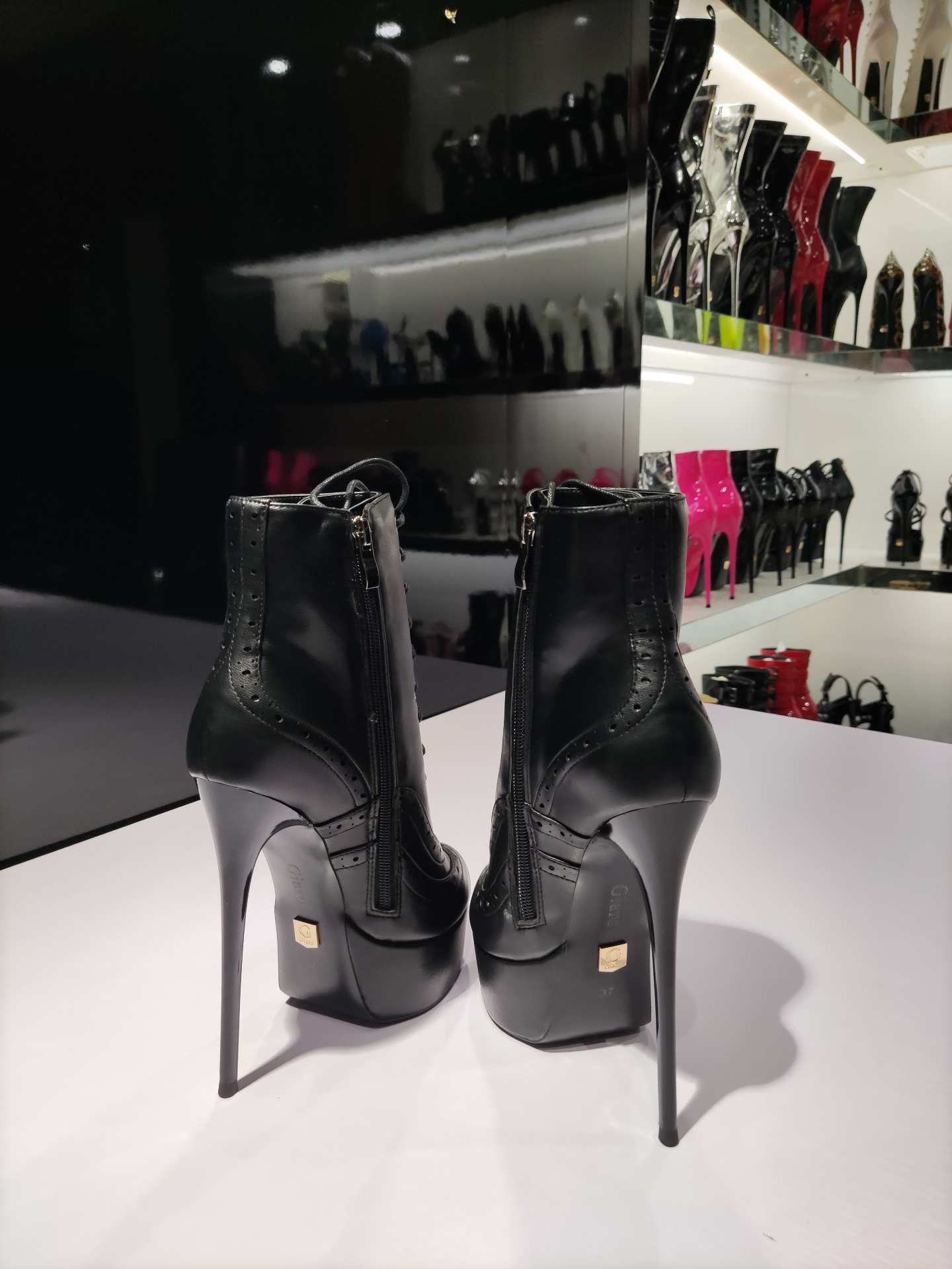 DARKSIDE BLACK