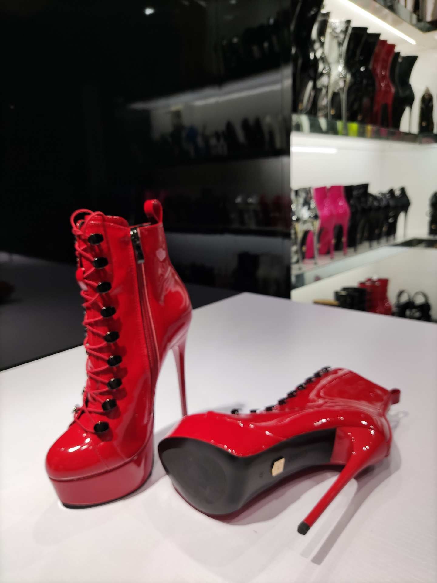 VISIONARY RED SHINY