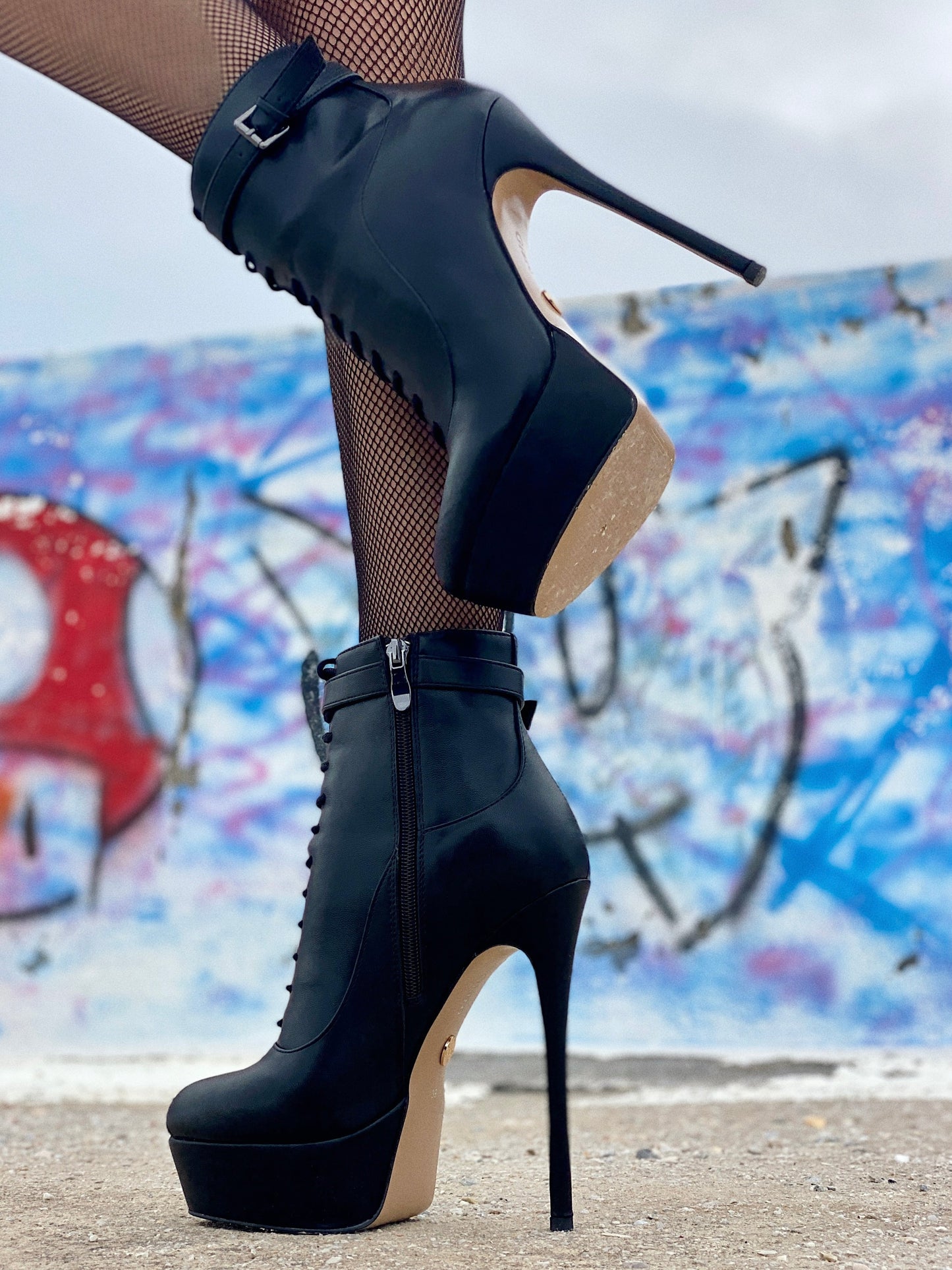 SADIE BLACK MATTE