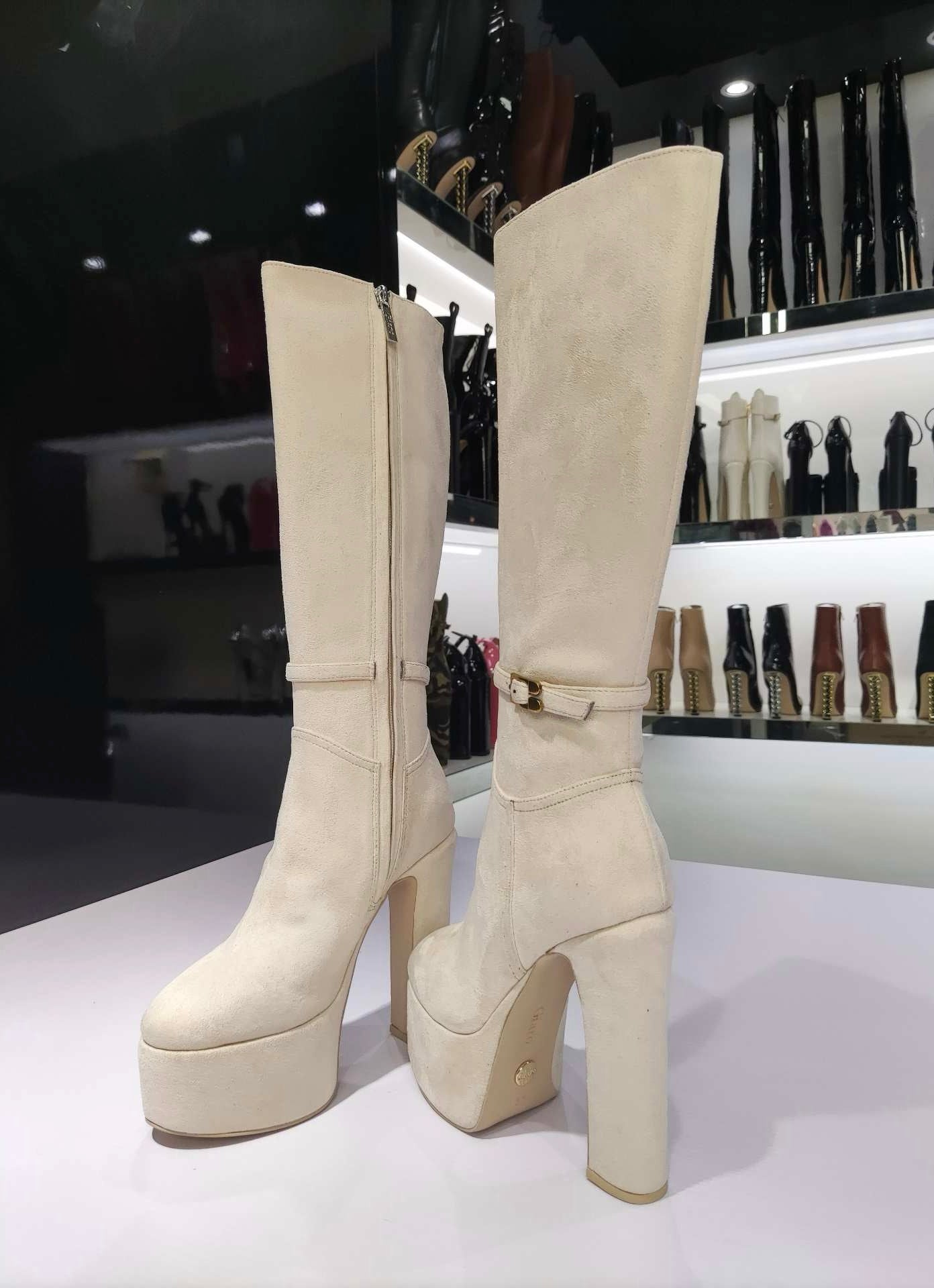 BASTRO BEIGE VELOUR