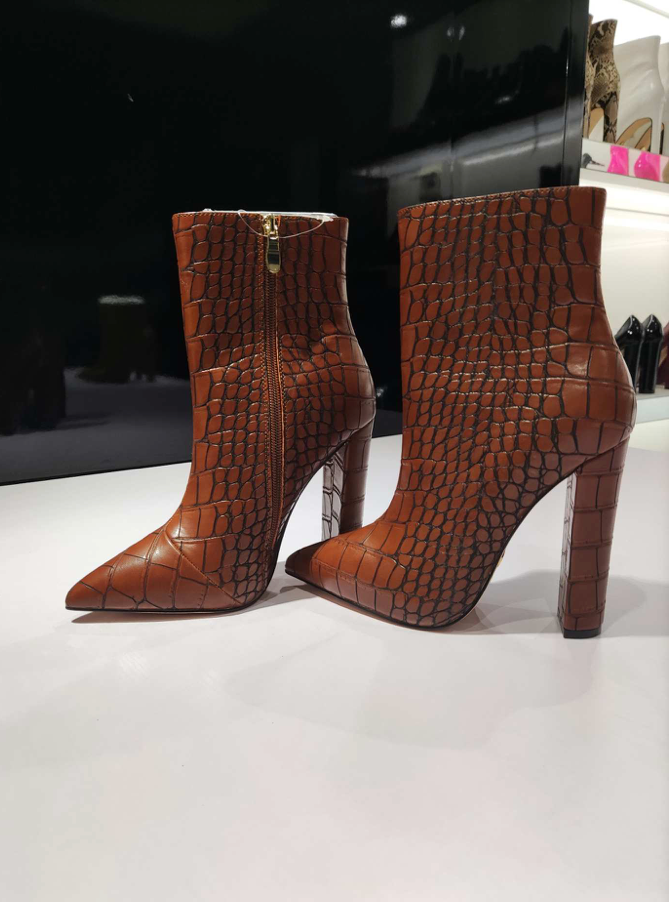 ALIA BROWN CROCK