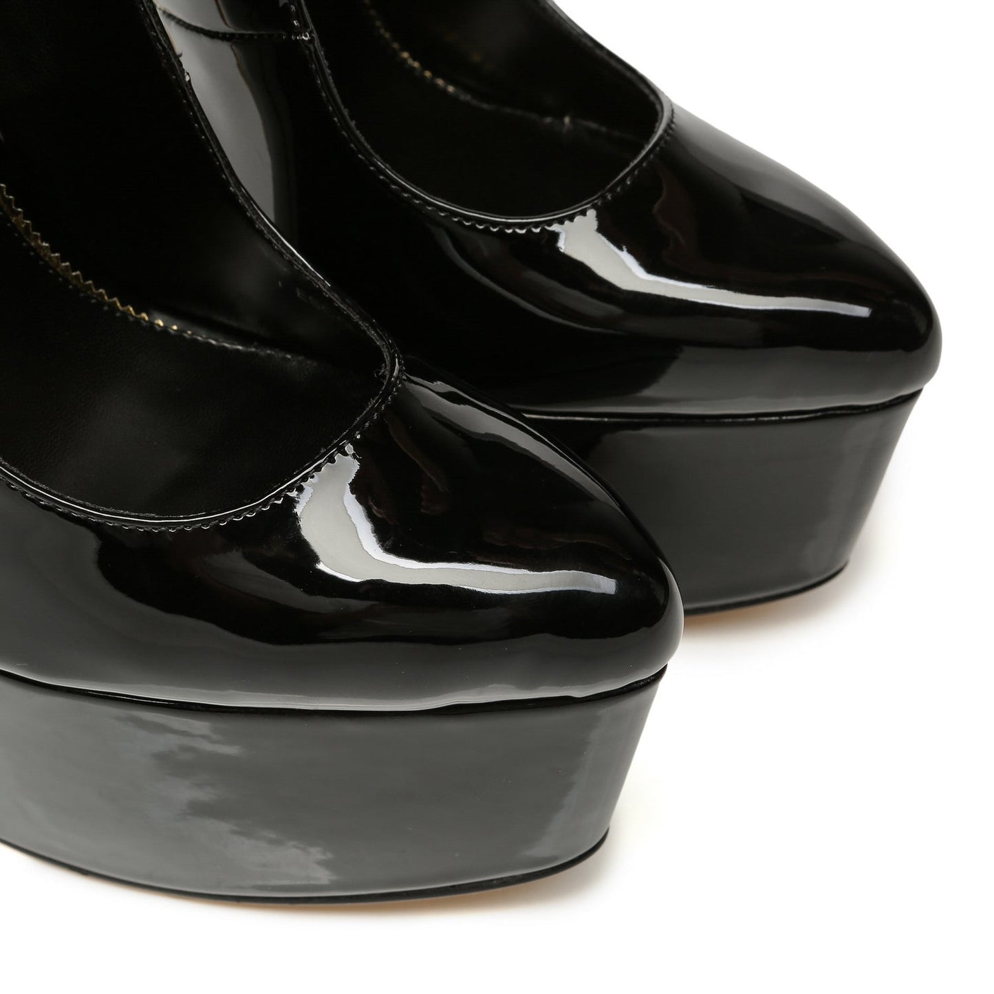 ESSENCE BLACK SHINY