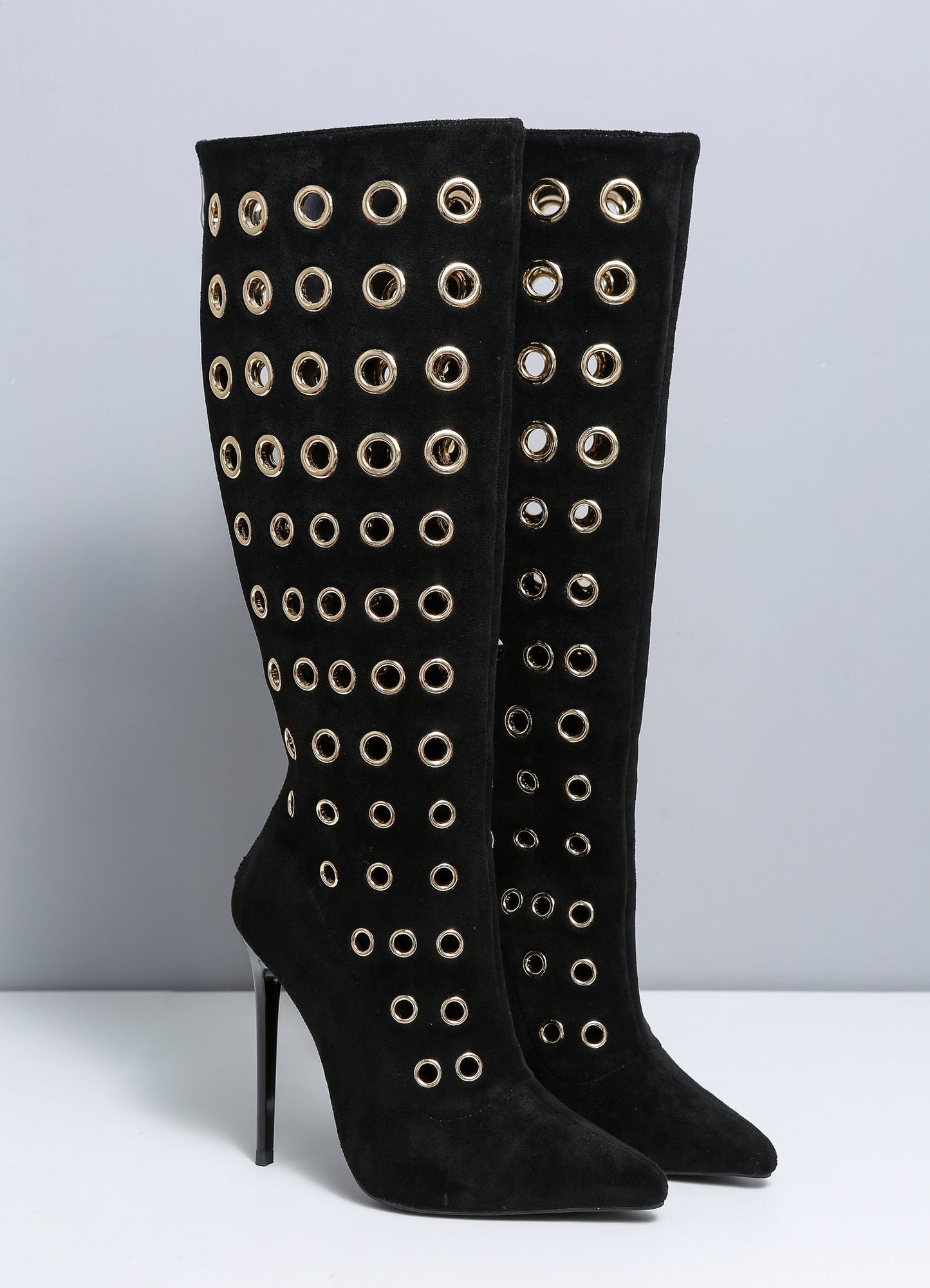 DRAMATIC BLACK VELOUR