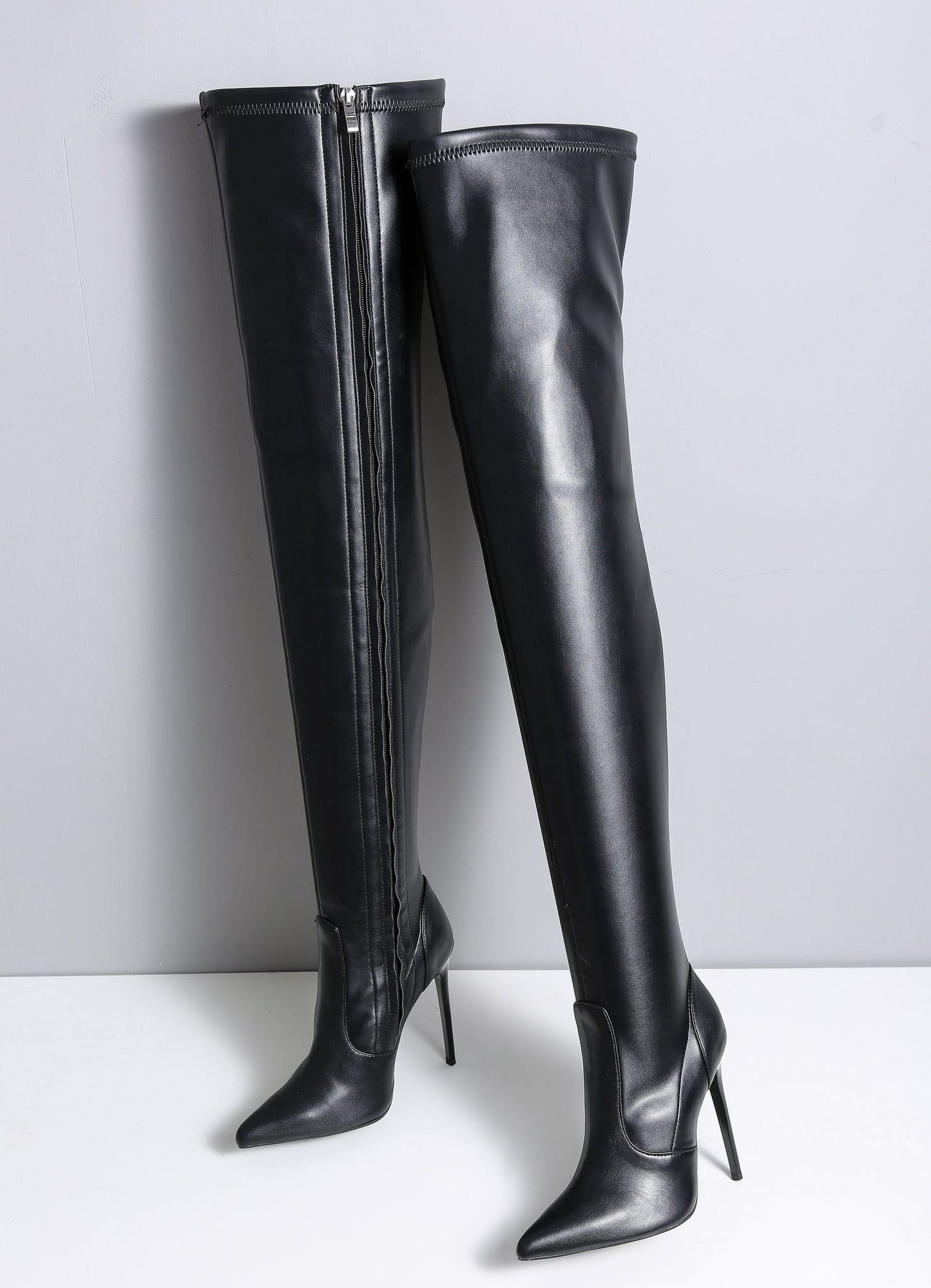 DORO BLACK MATTE