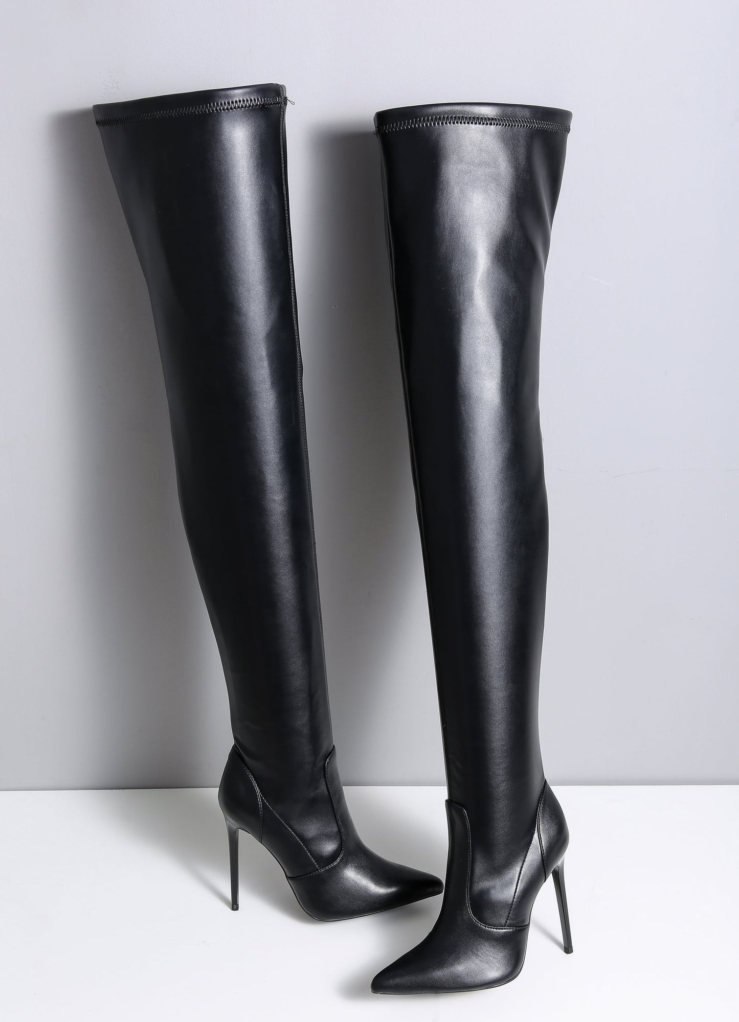 DORO BLACK MATTE