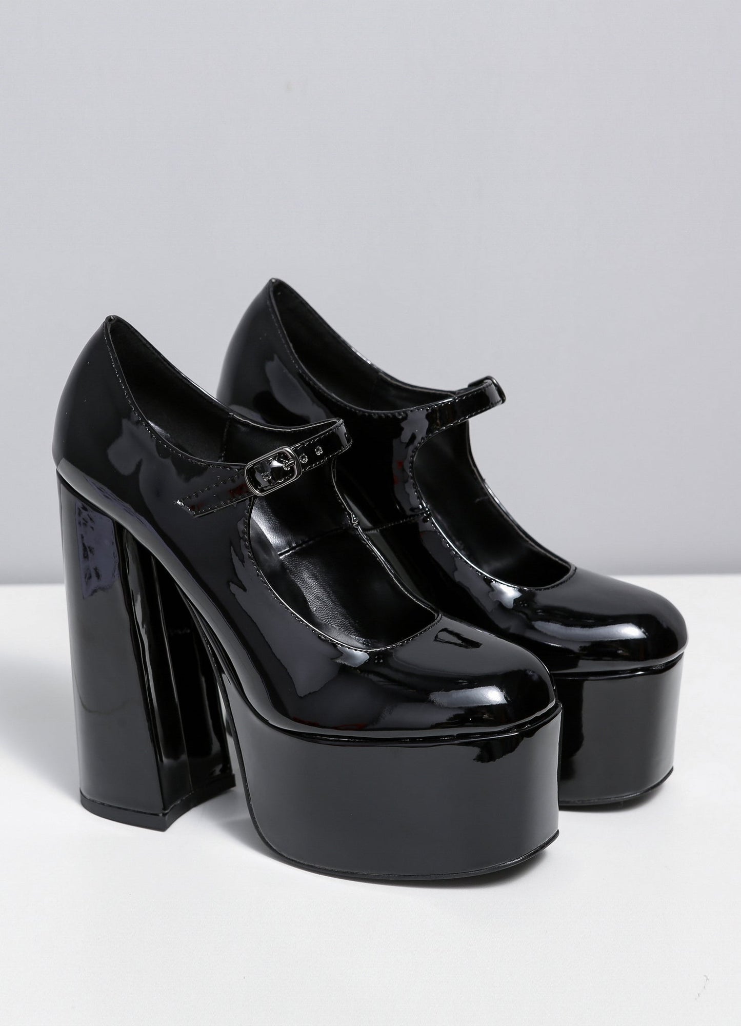 VALA BLACK SHINY