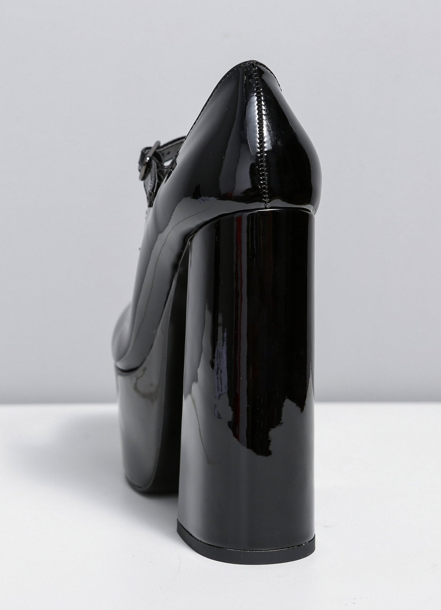 VALA BLACK SHINY