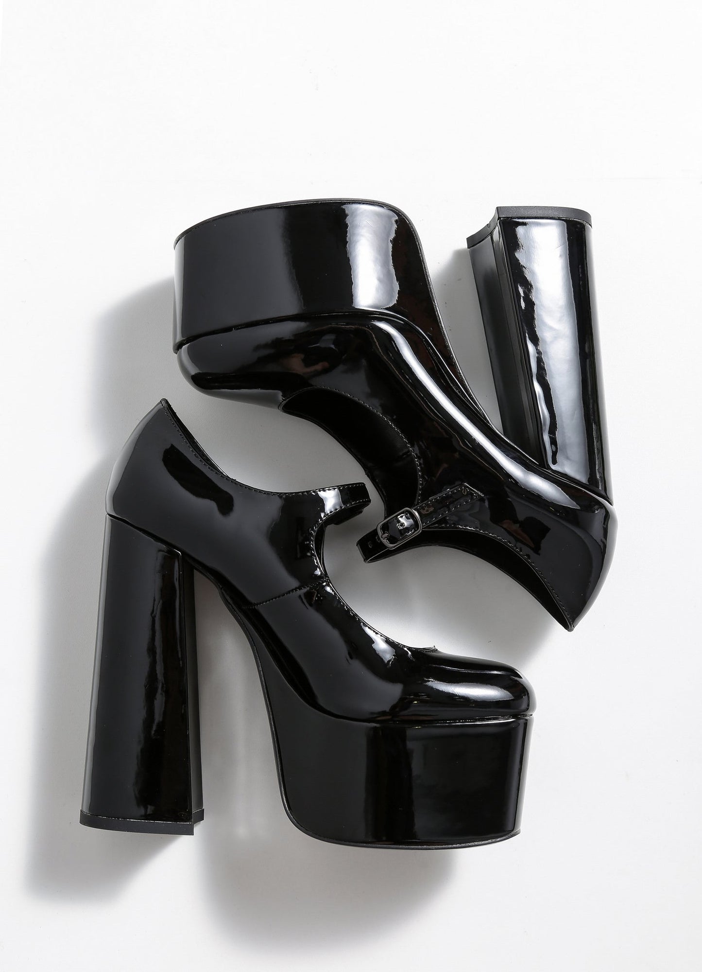 VALA BLACK SHINY