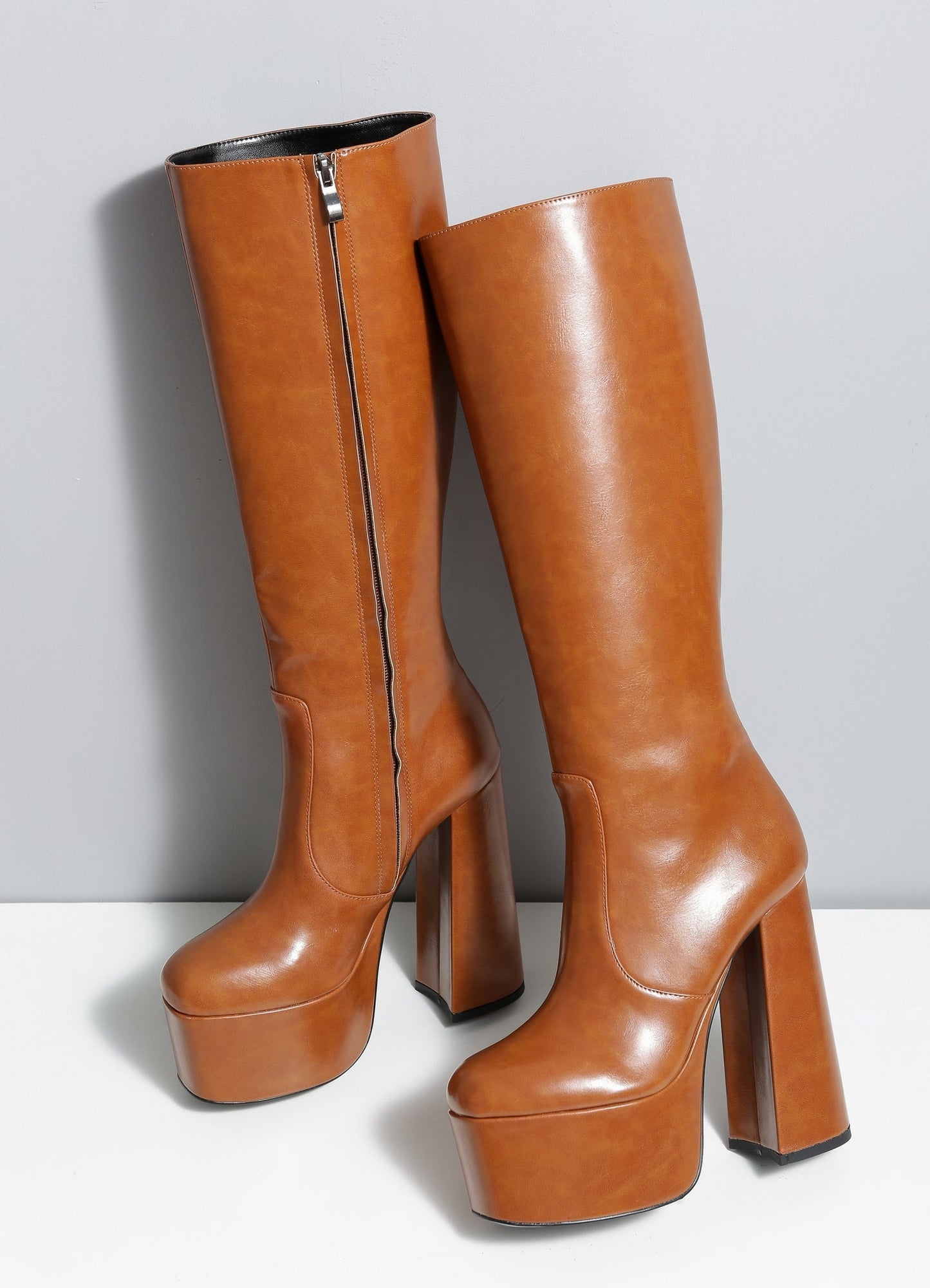 EMMY BROWN MATTE