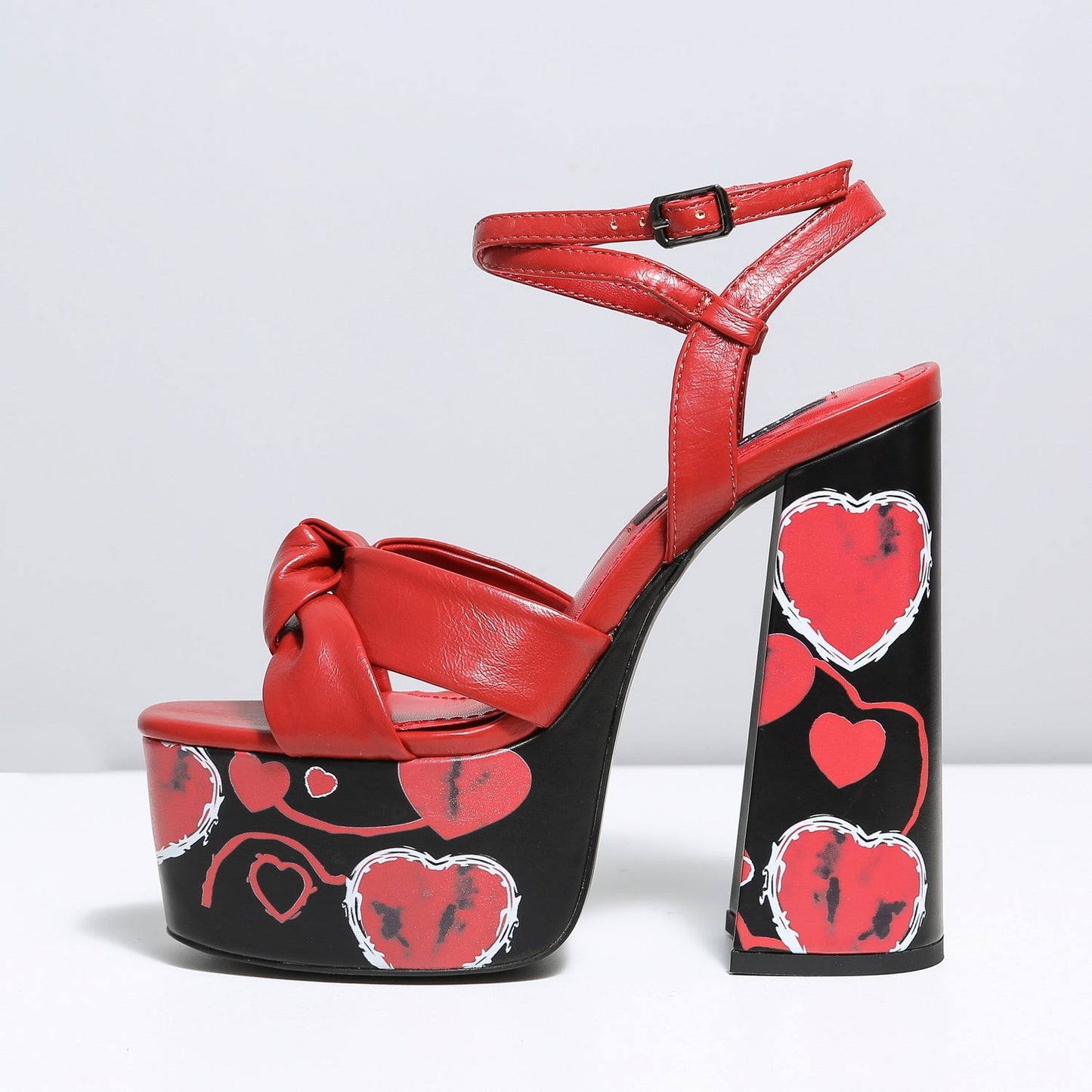 DOLLY RED HEARTS