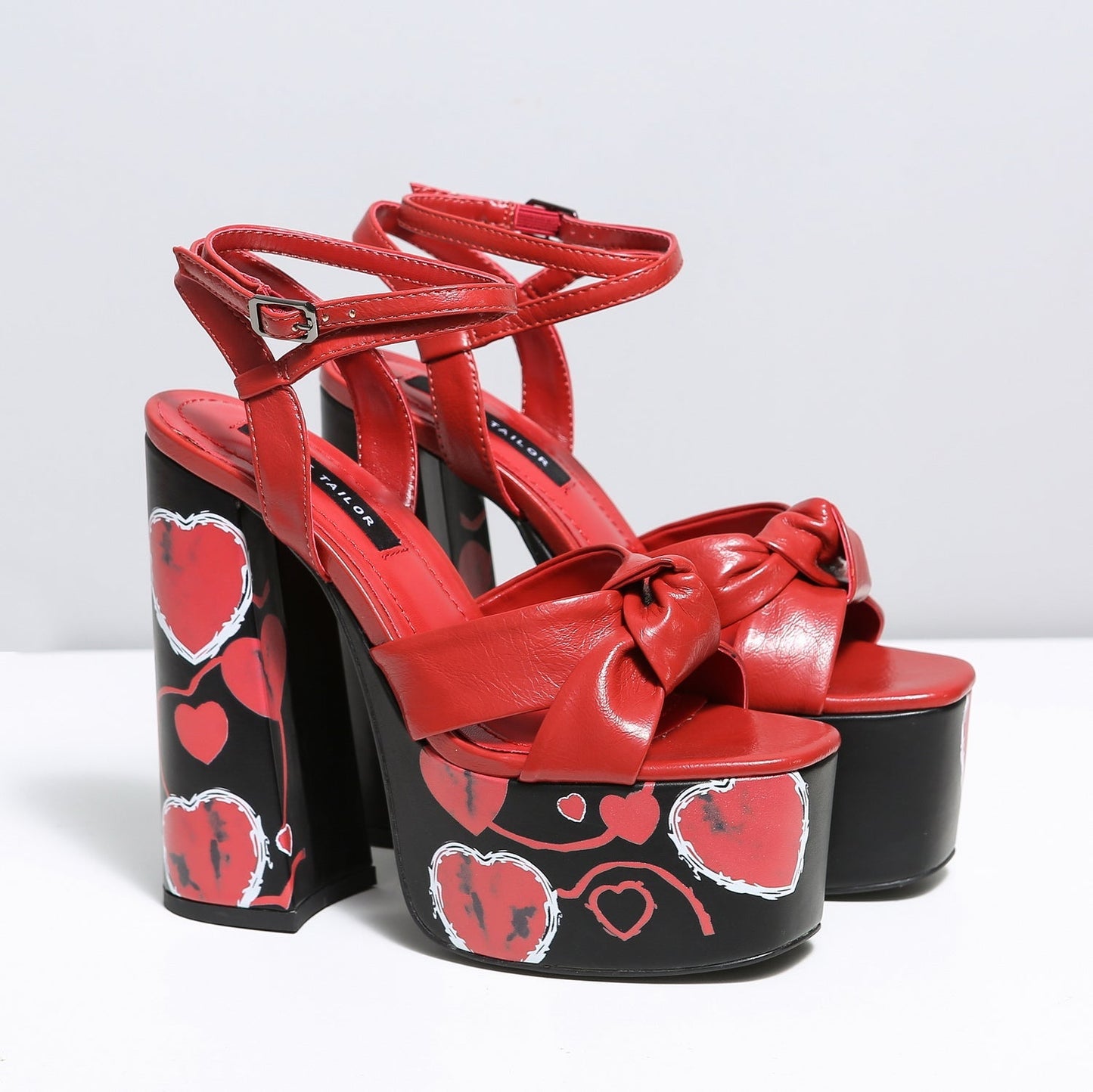 DOLLY RED HEARTS