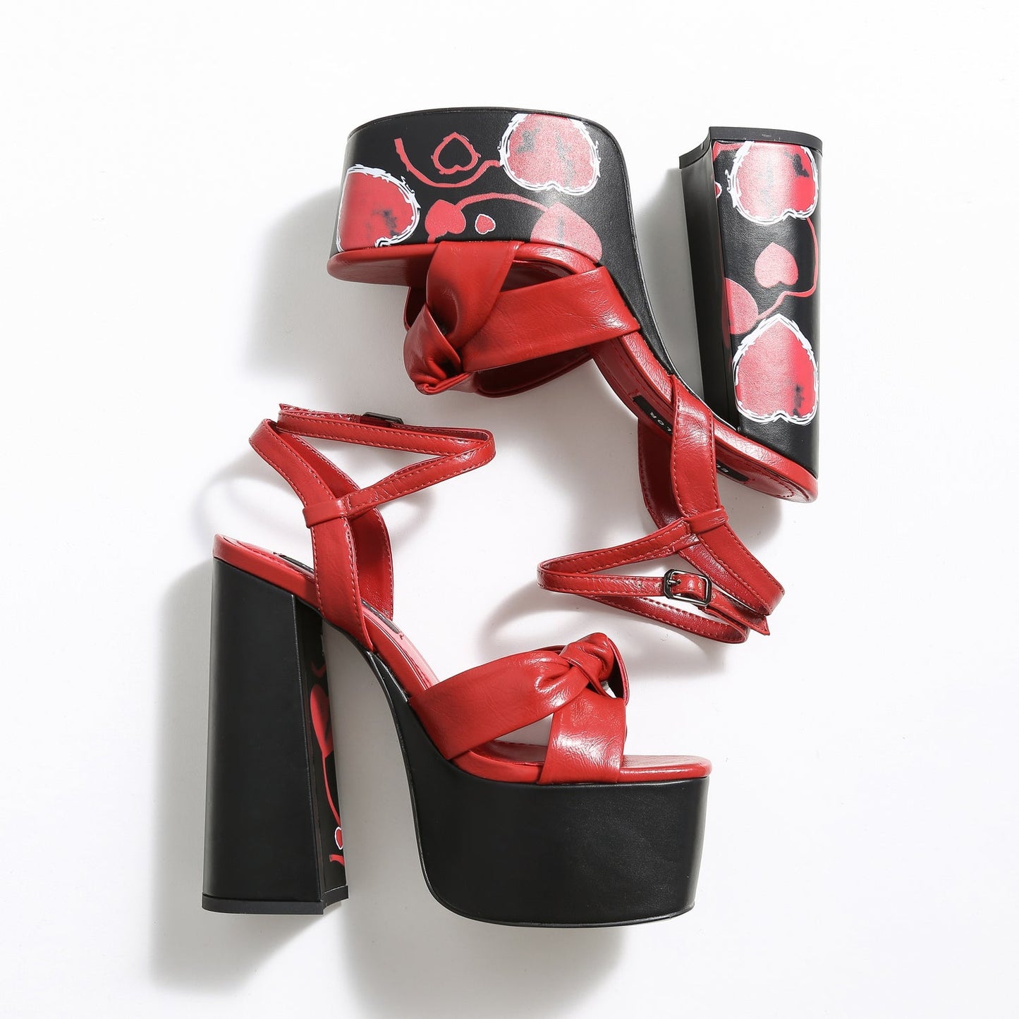 DOLLY RED HEARTS