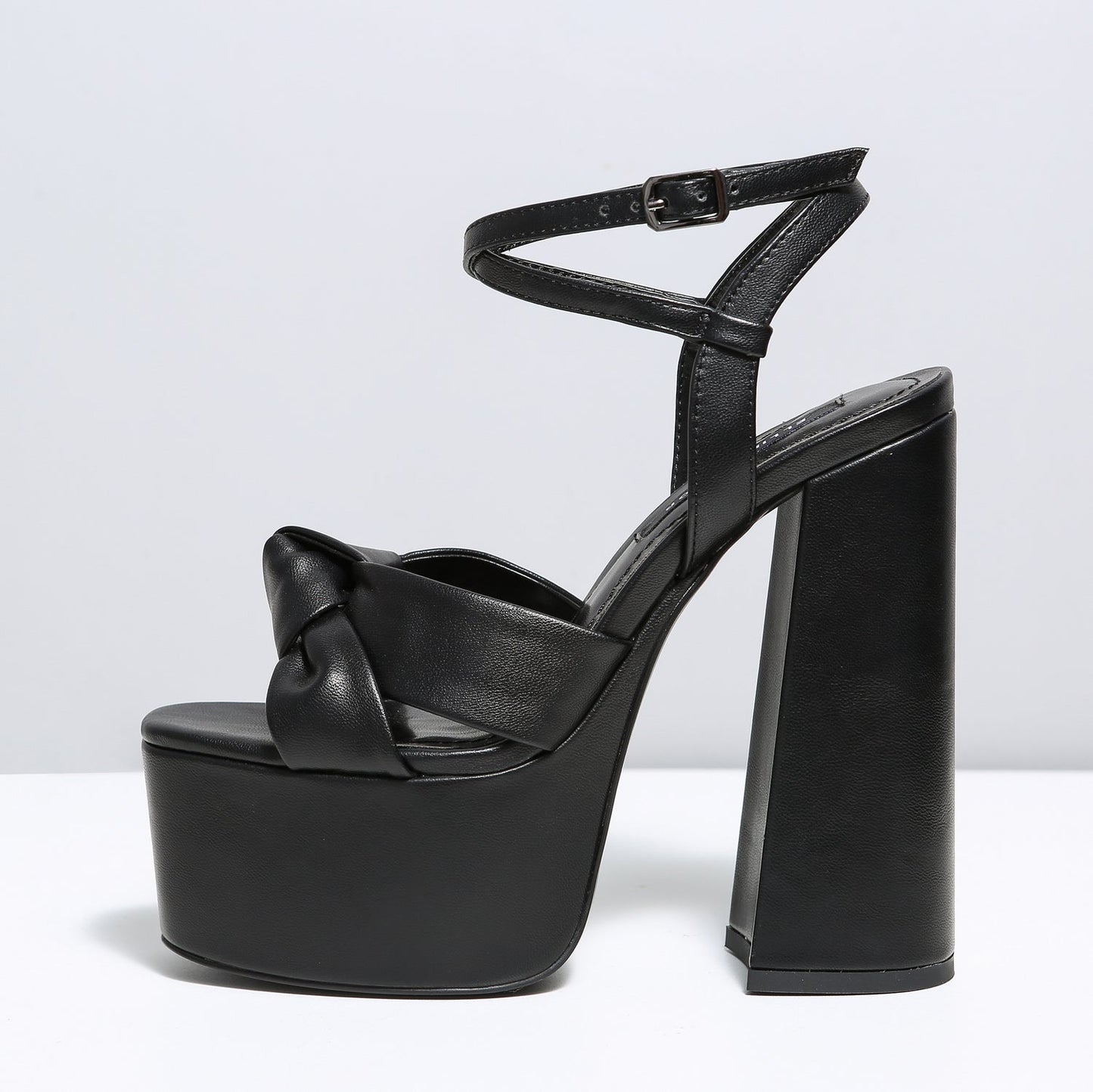 DOLLY BLACK MATTE