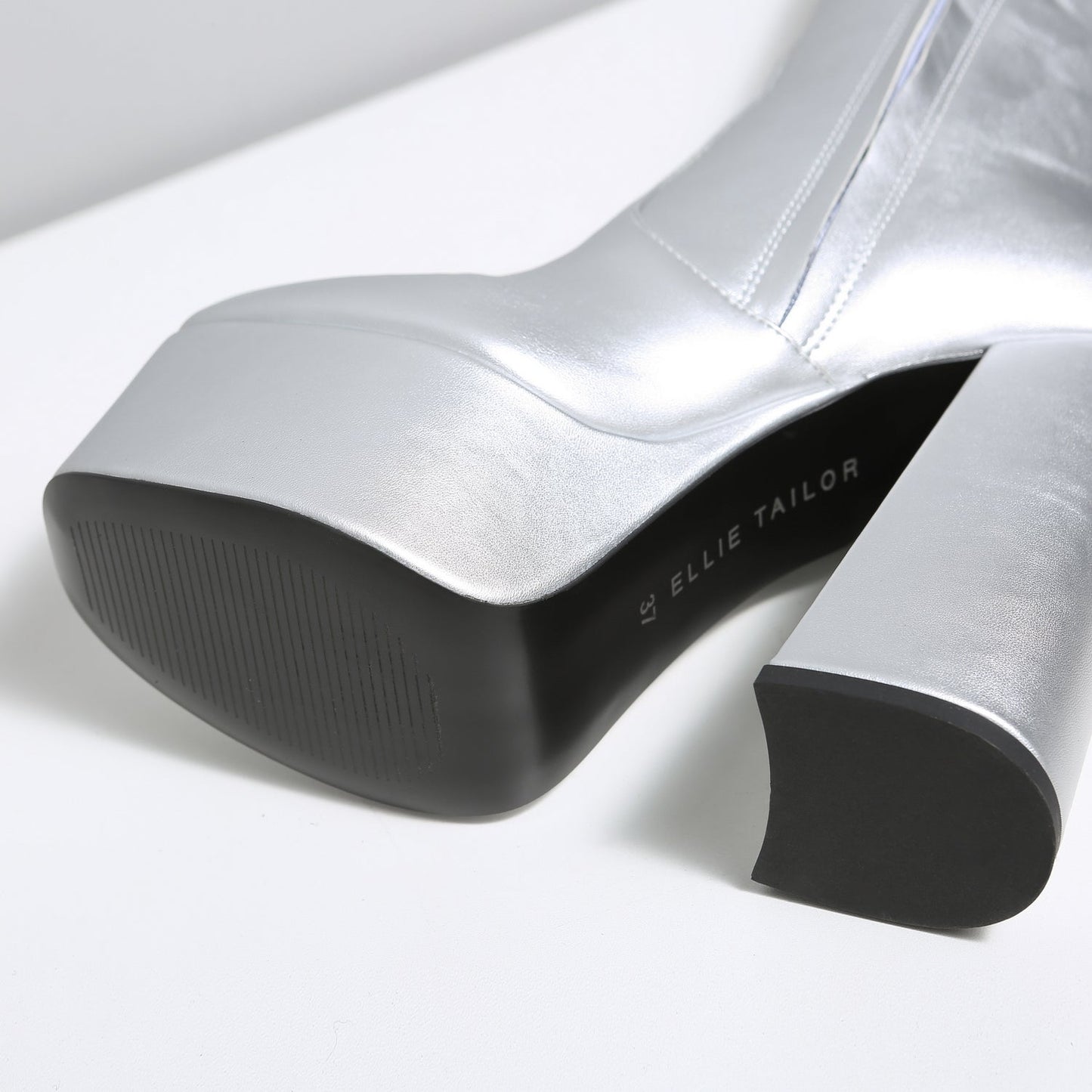 EMMY SILVER MATTE