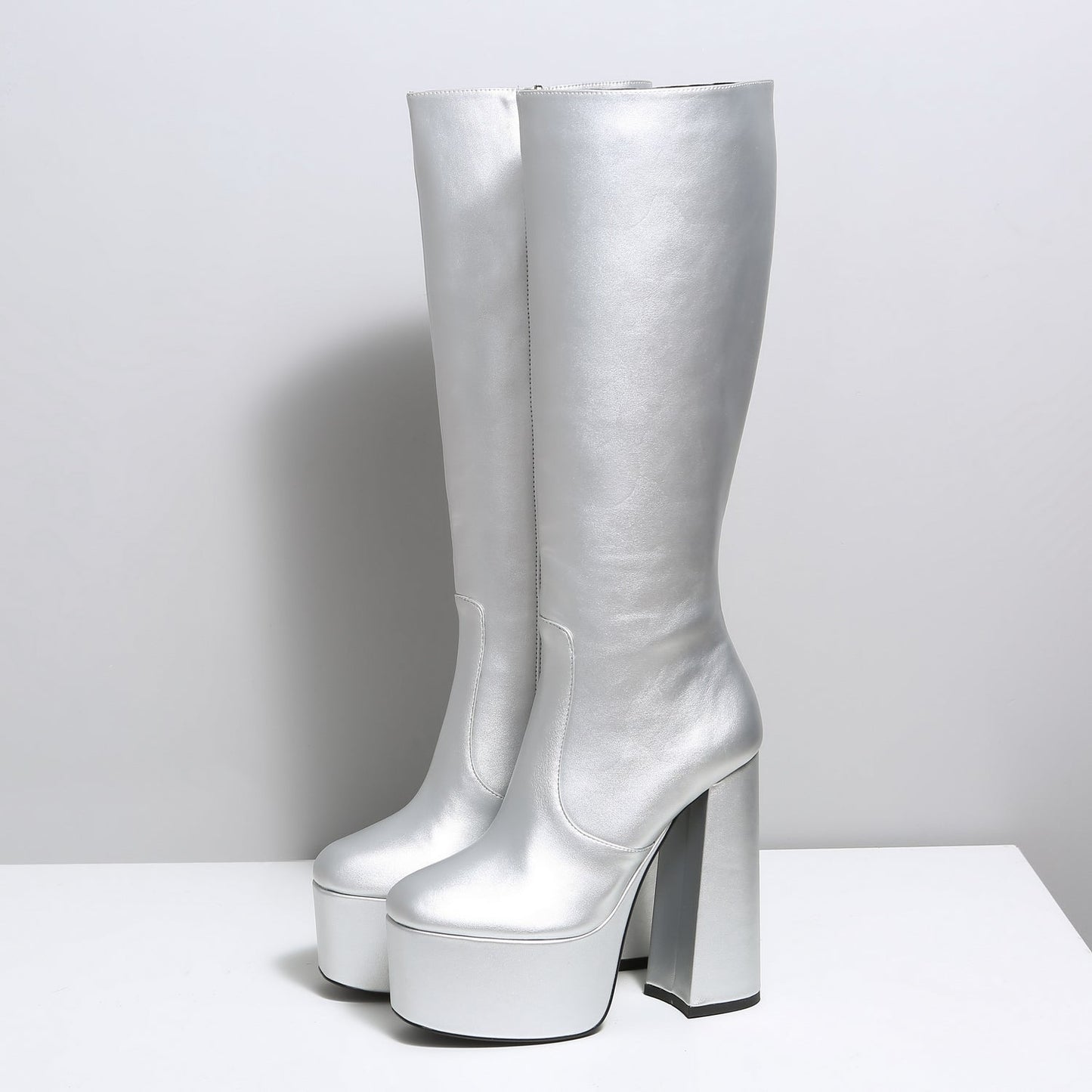 EMMY SILVER MATTE