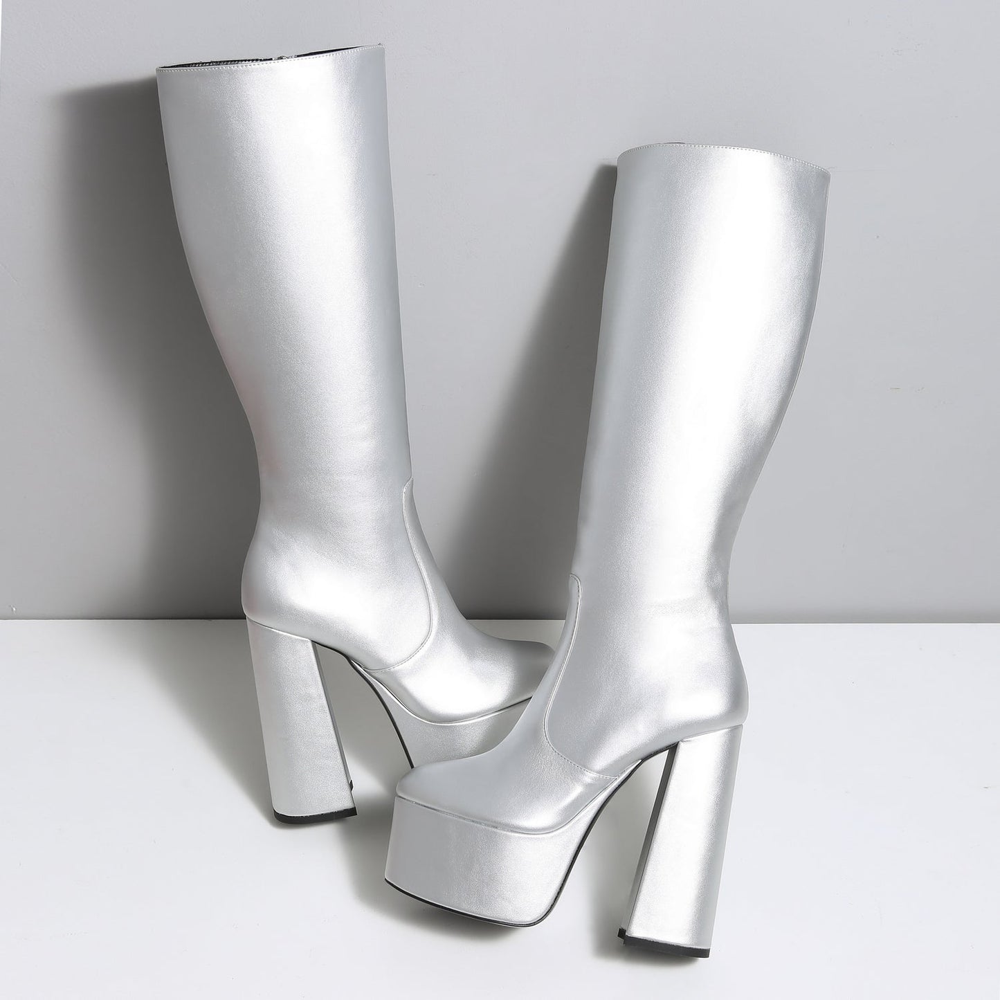 EMMY SILVER MATTE