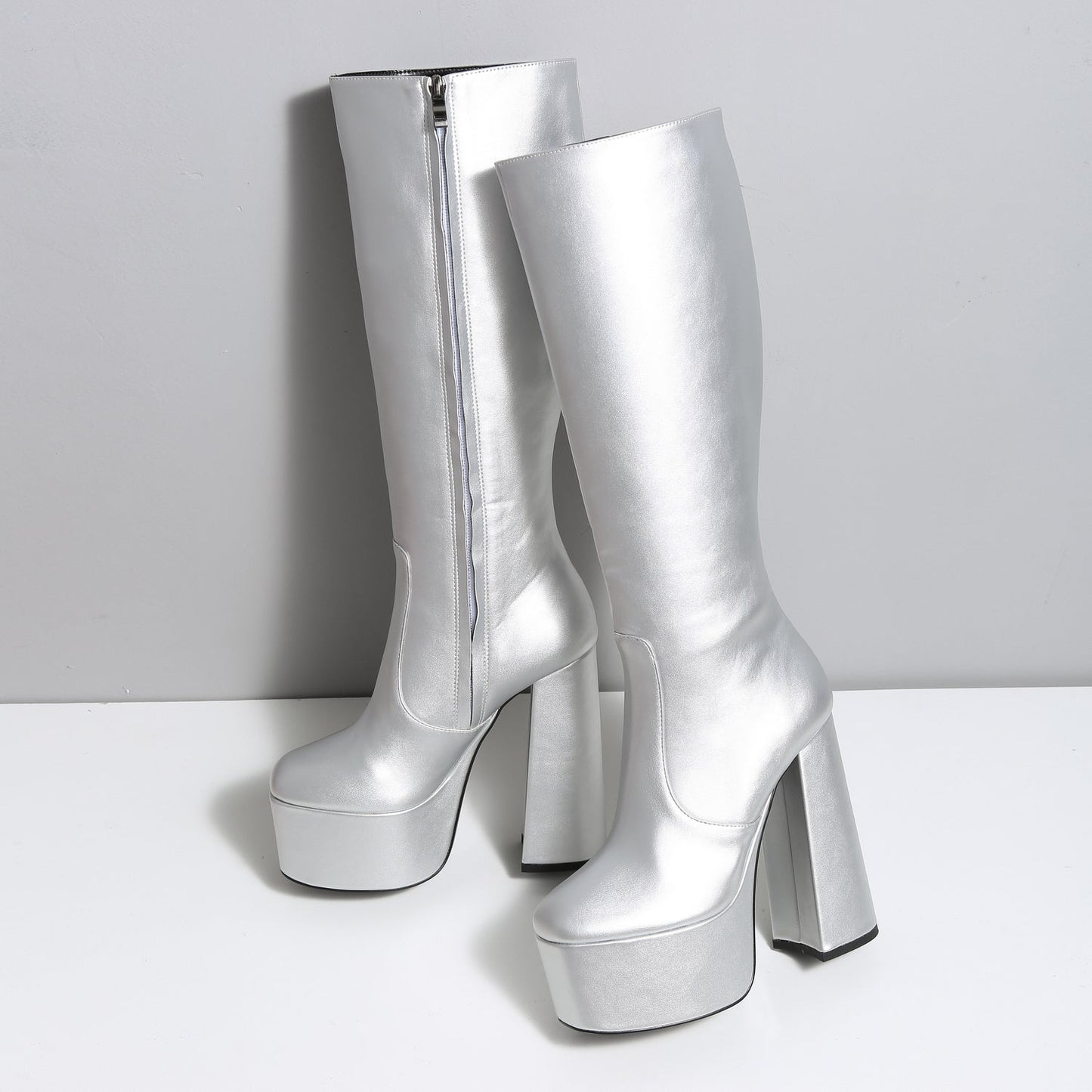 EMMY SILVER MATTE