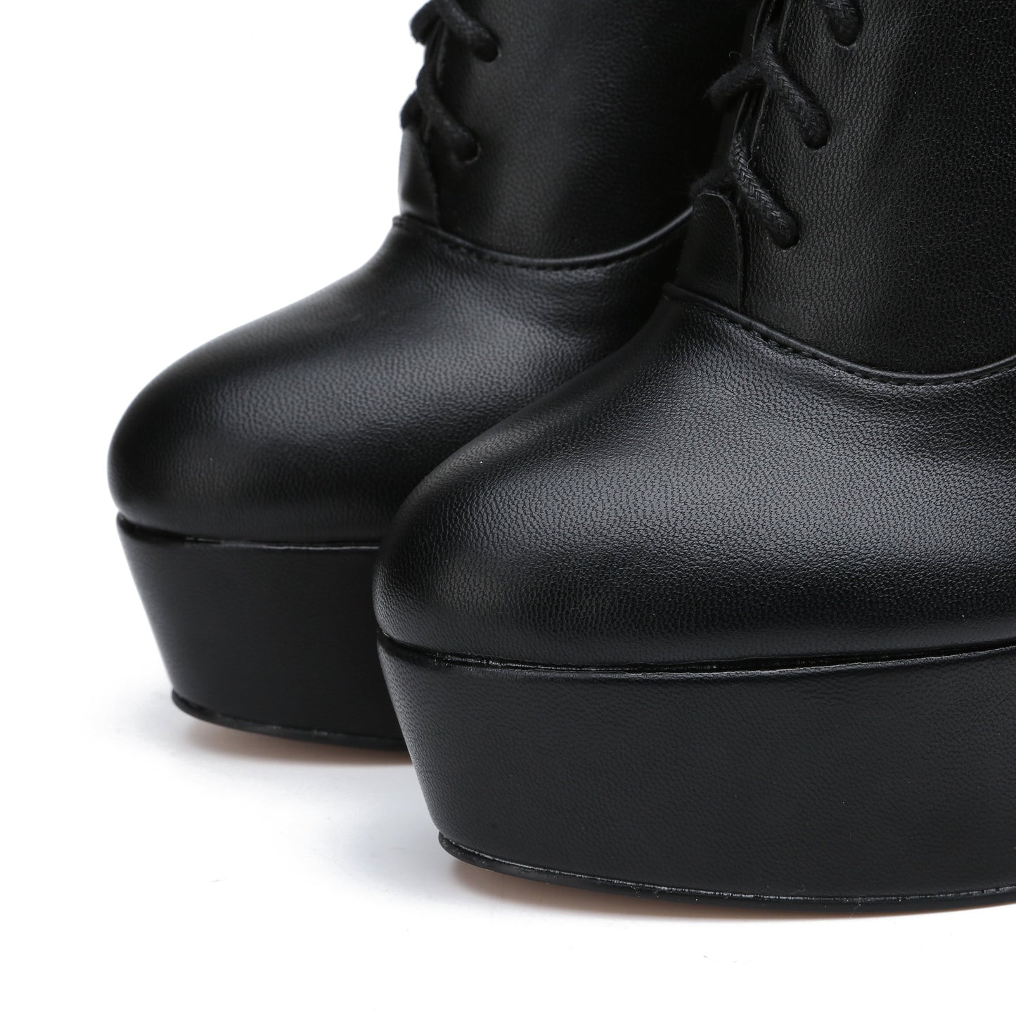 SASSY BLACK MATTE