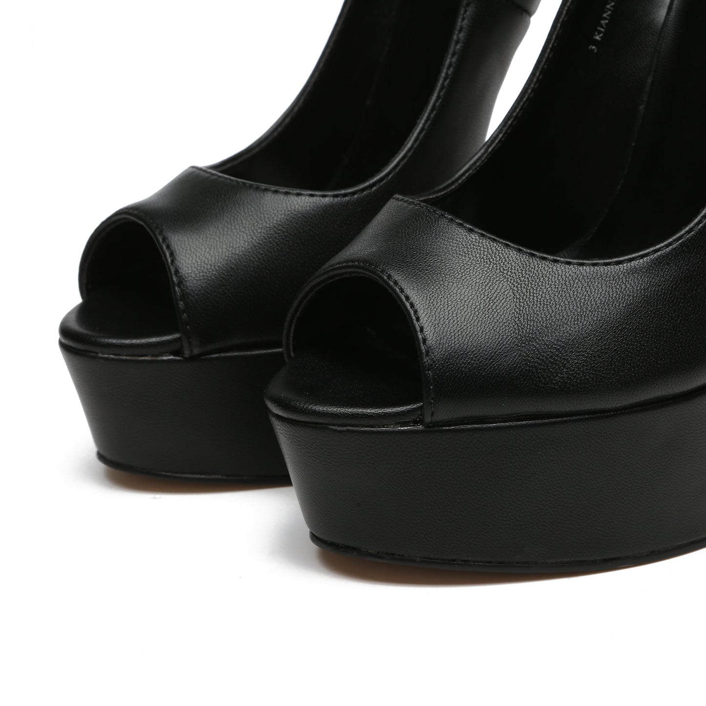 KIANNI BLACK MATTE