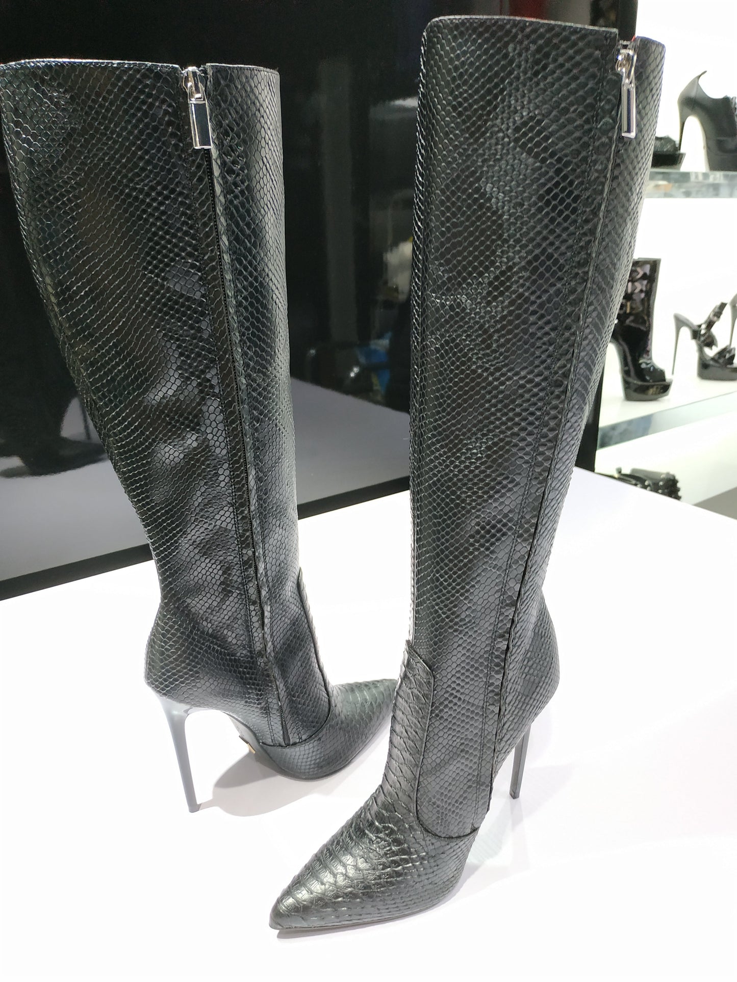 ZIRA , SNAKE BLACK
