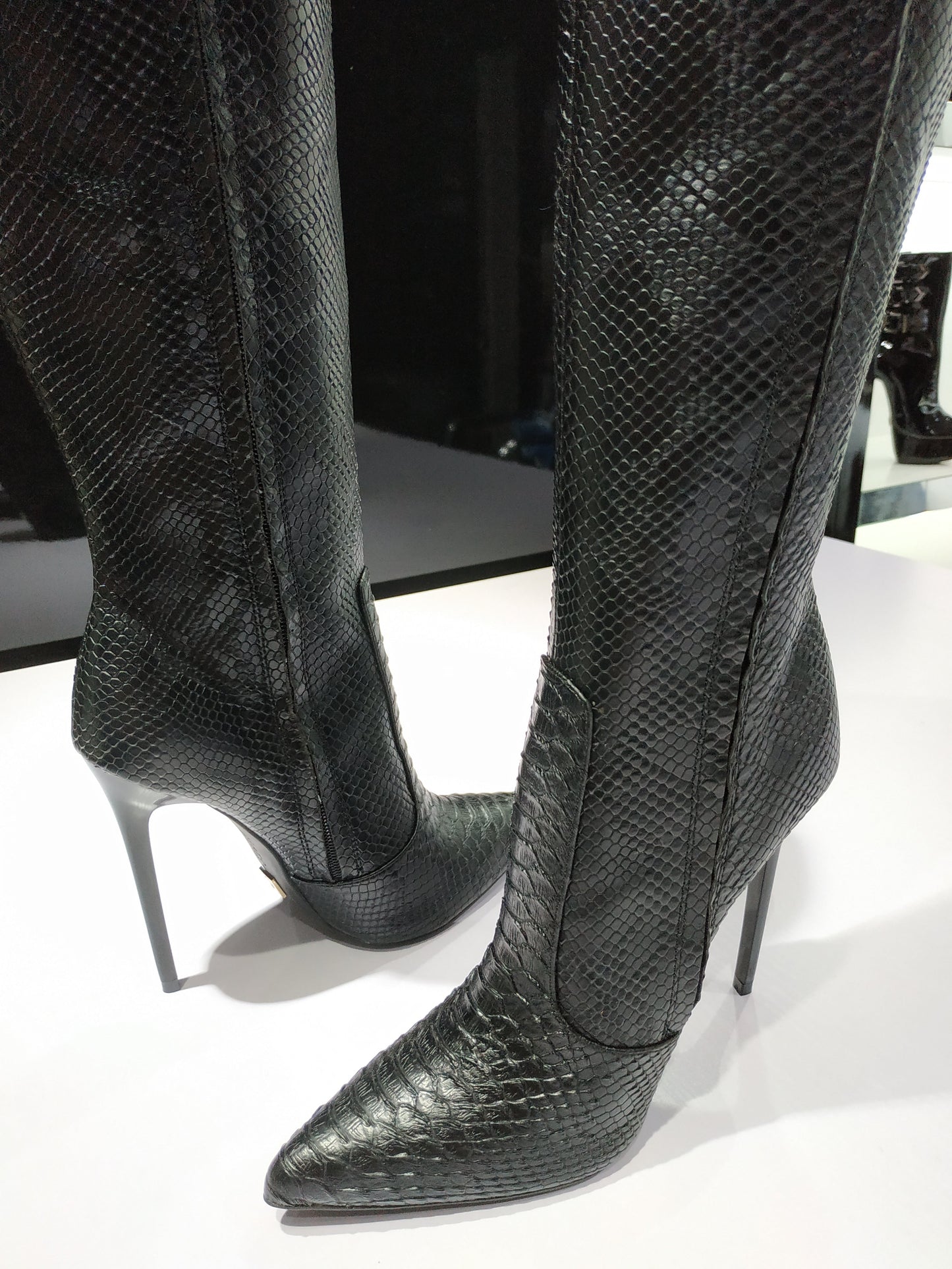 ZIRA , SNAKE BLACK