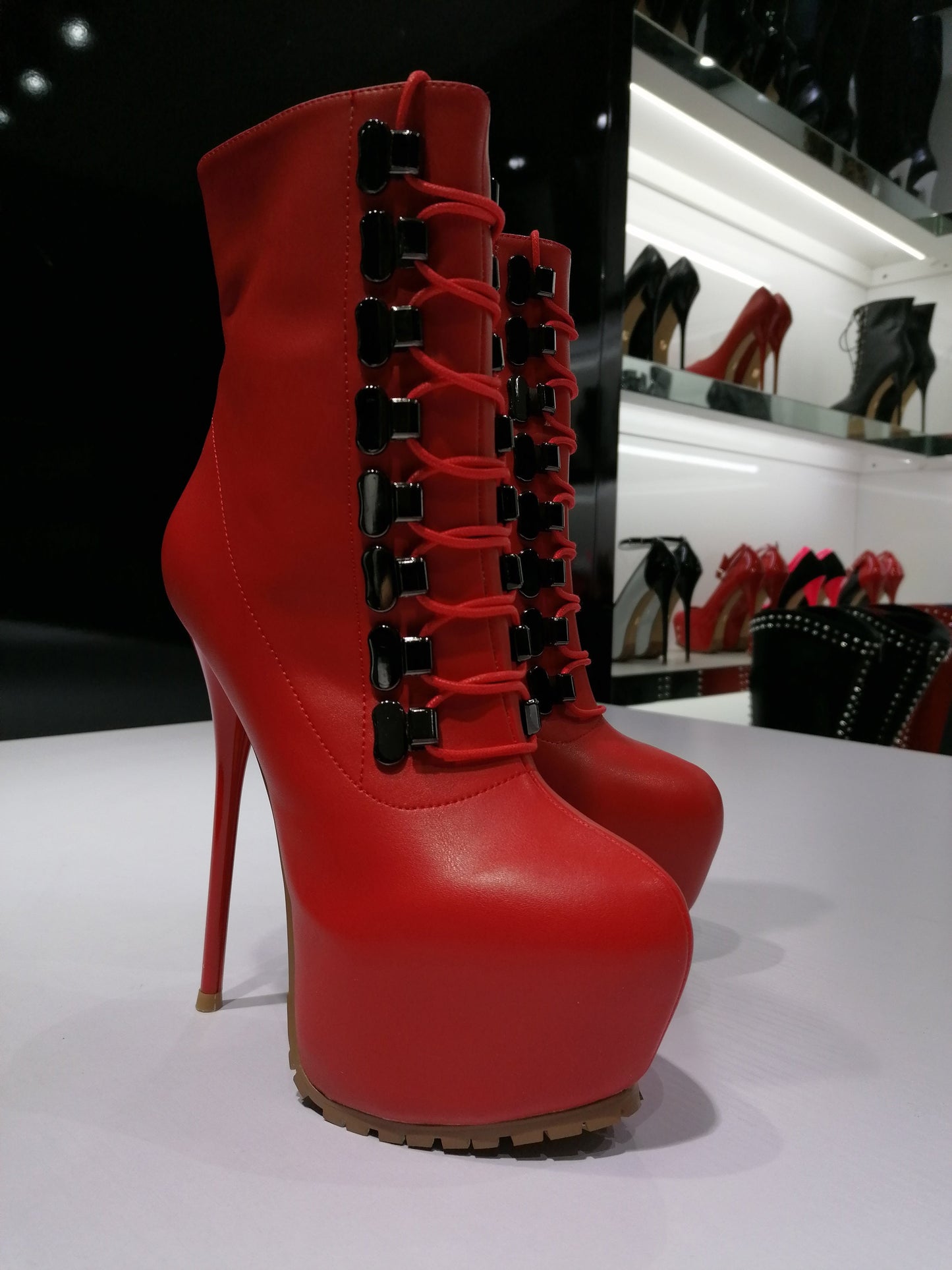 HUNT RED MATTE