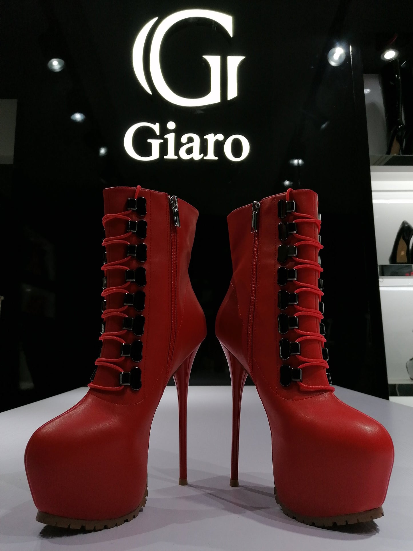 HUNT RED MATTE