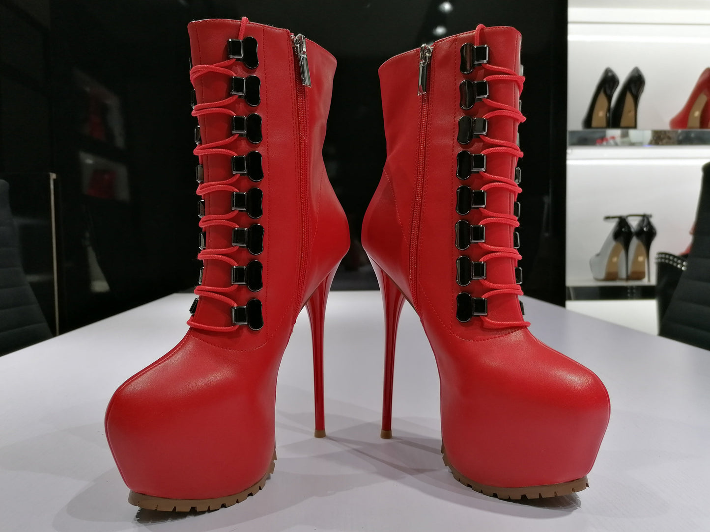 HUNT RED MATTE