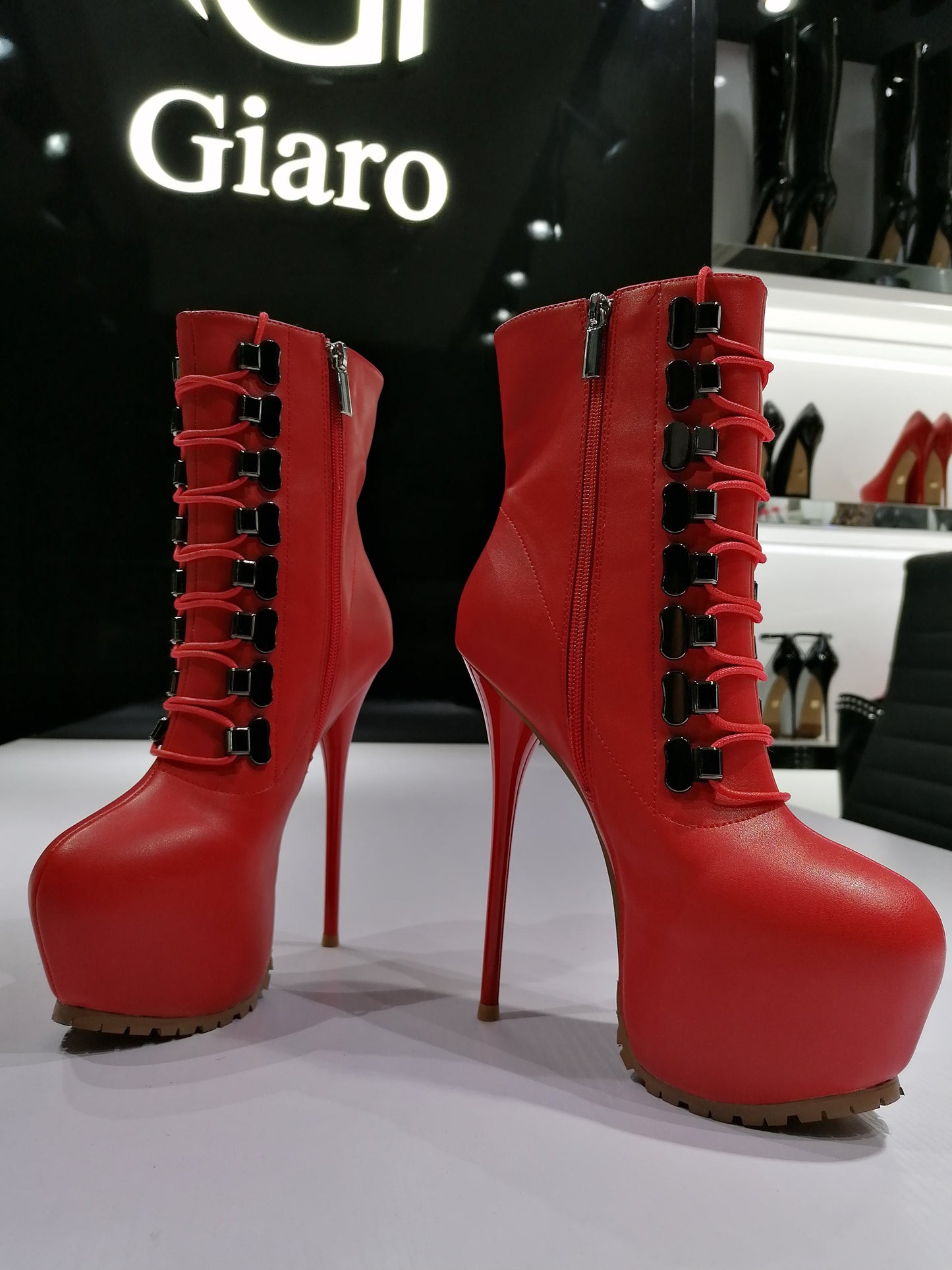 HUNT RED MATTE