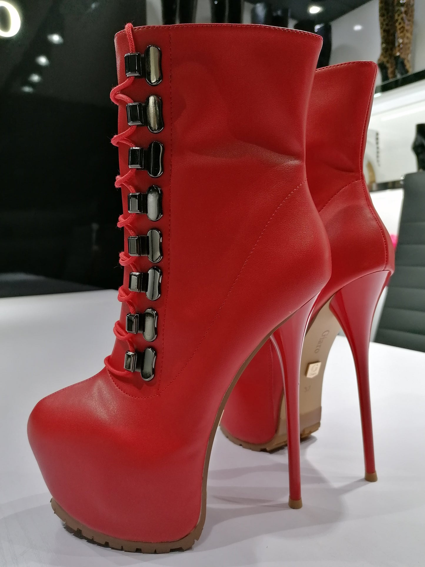 HUNT RED MATTE