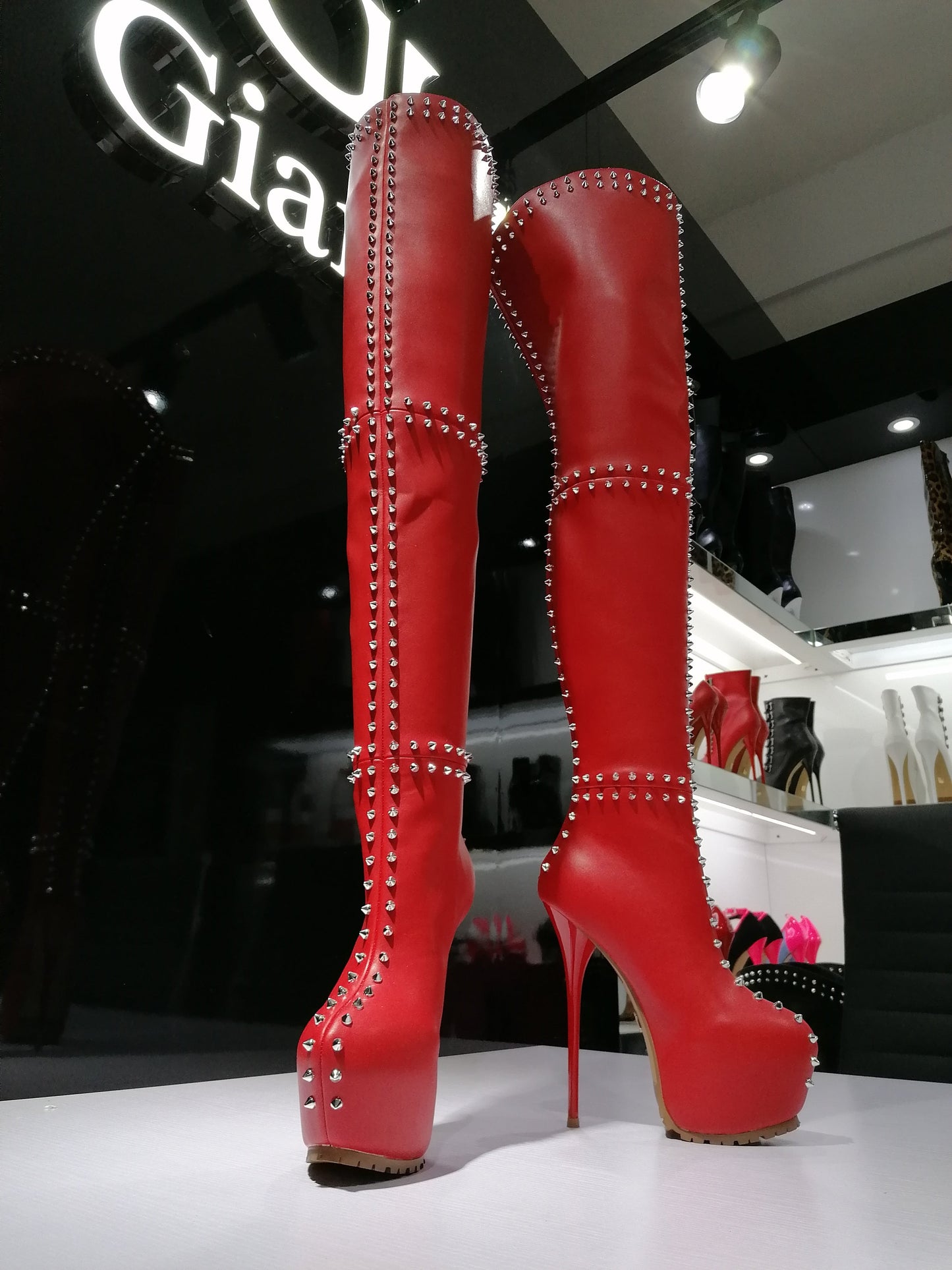 SOPHIA RED MATTE