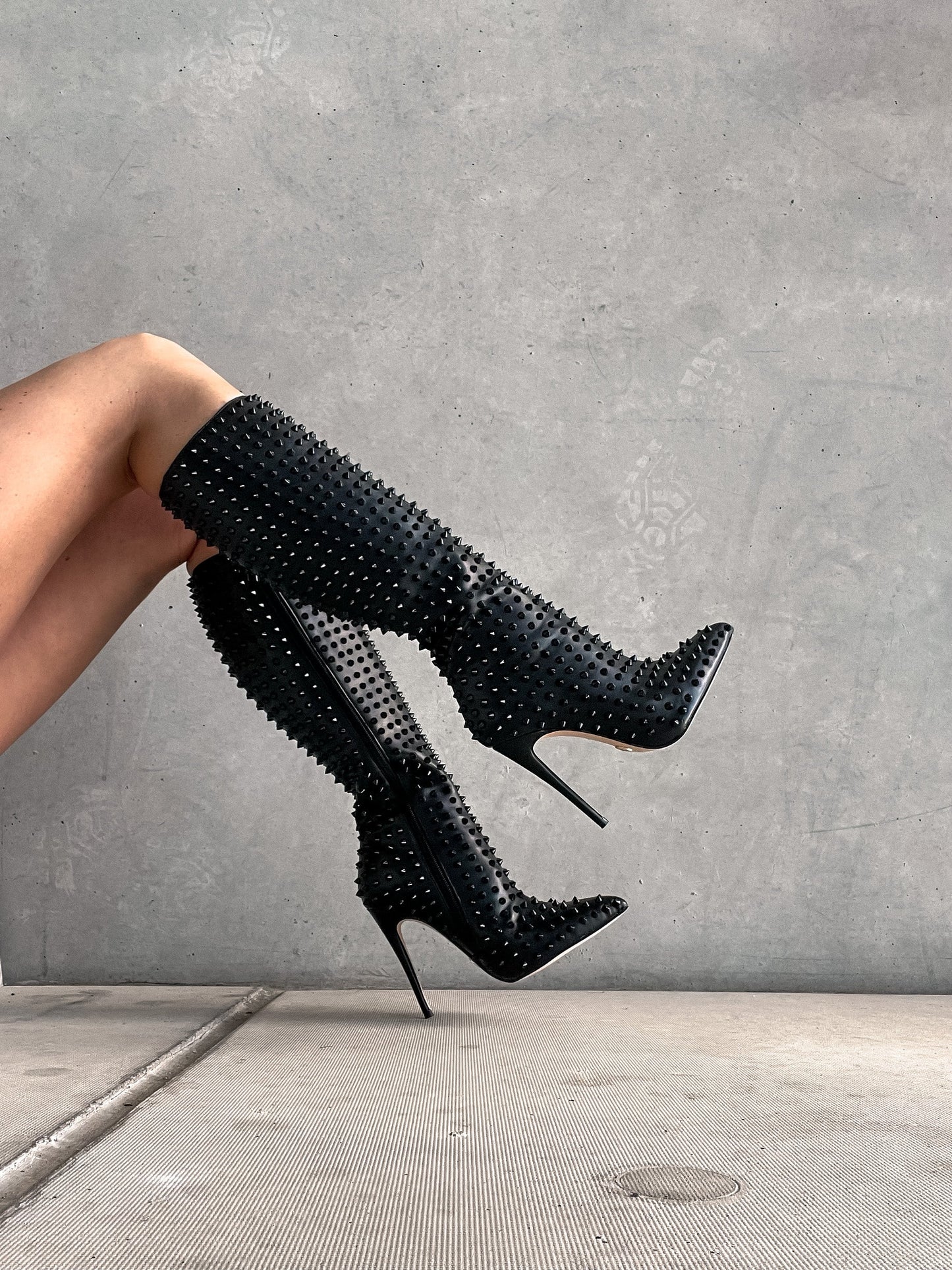 TRIBECA BLACK / BLACK
