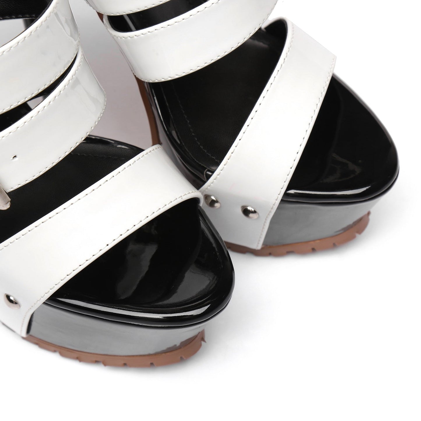 SIENNA BLACK WHITE