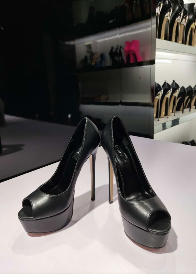 KIANNI BLACK MATTE