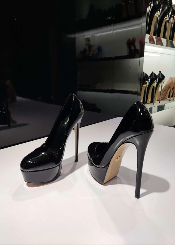 KIKI BLACK SHINY