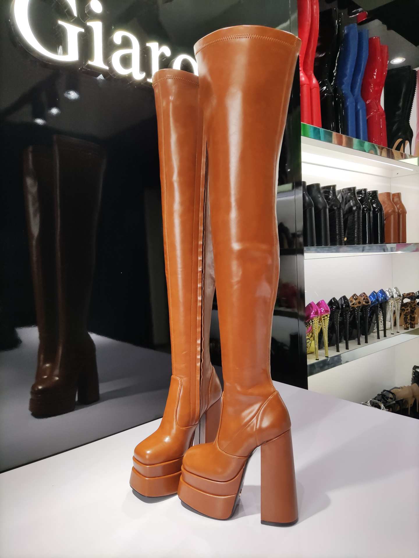 VELINA BROWN MATTE