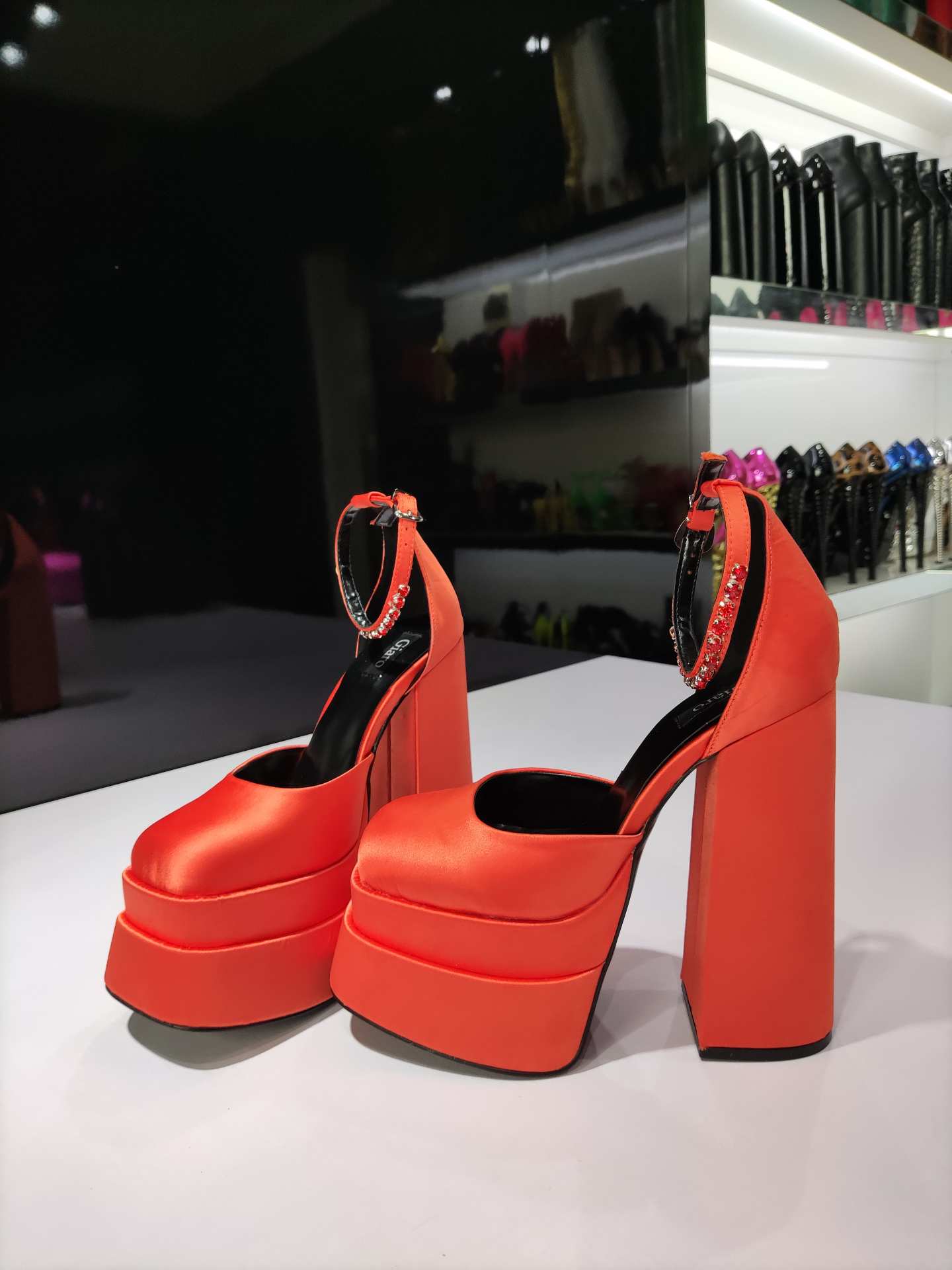 VINA ORANGE SATIN