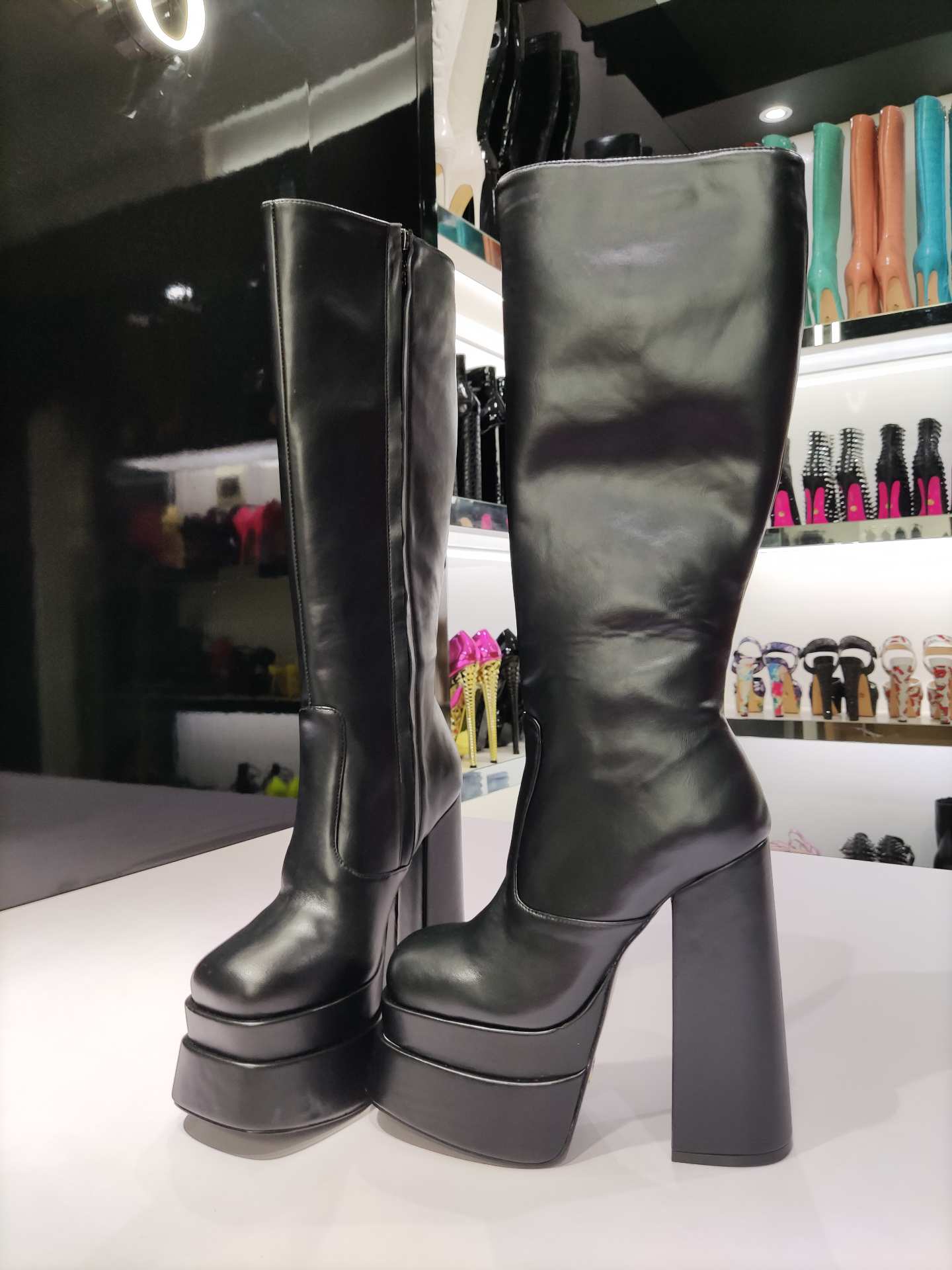 VIONNET BLACK MATTE