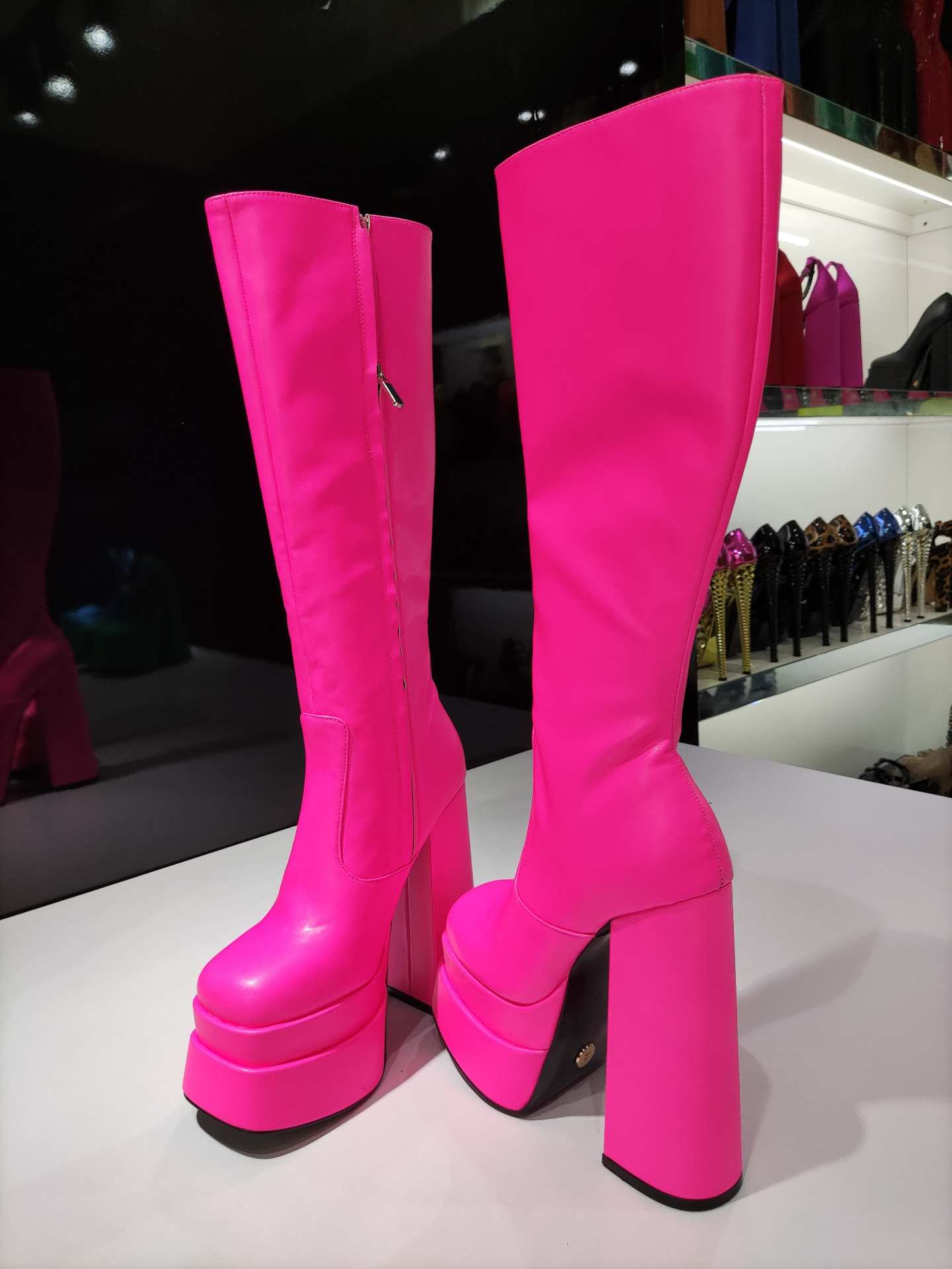 VIONNET NEON FUCHSIA MATTE