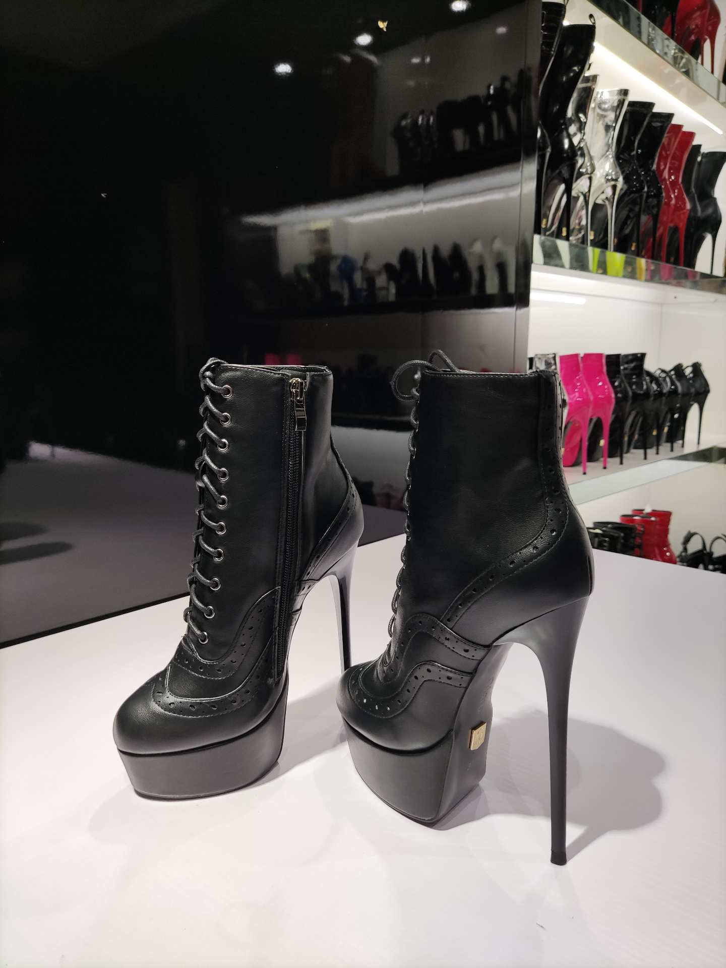 DARKSIDE BLACK