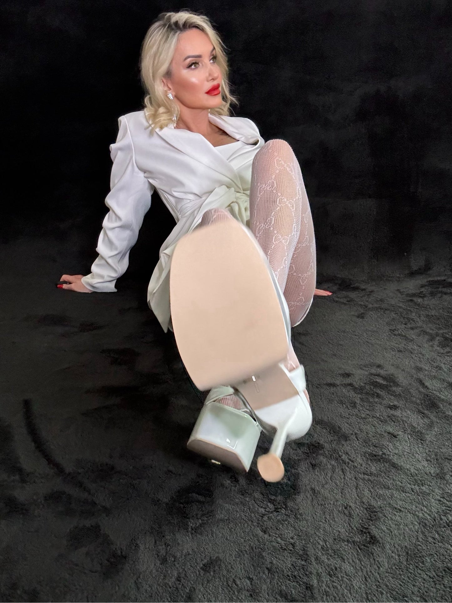GALA WHITE SHINY