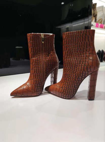ALIA BROWN CROCK