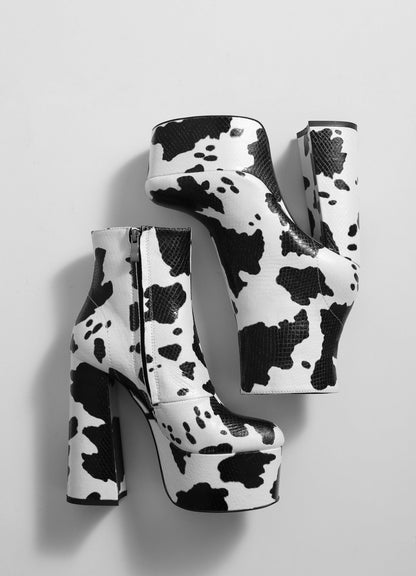 ANTONIA COW BLACK WHITE