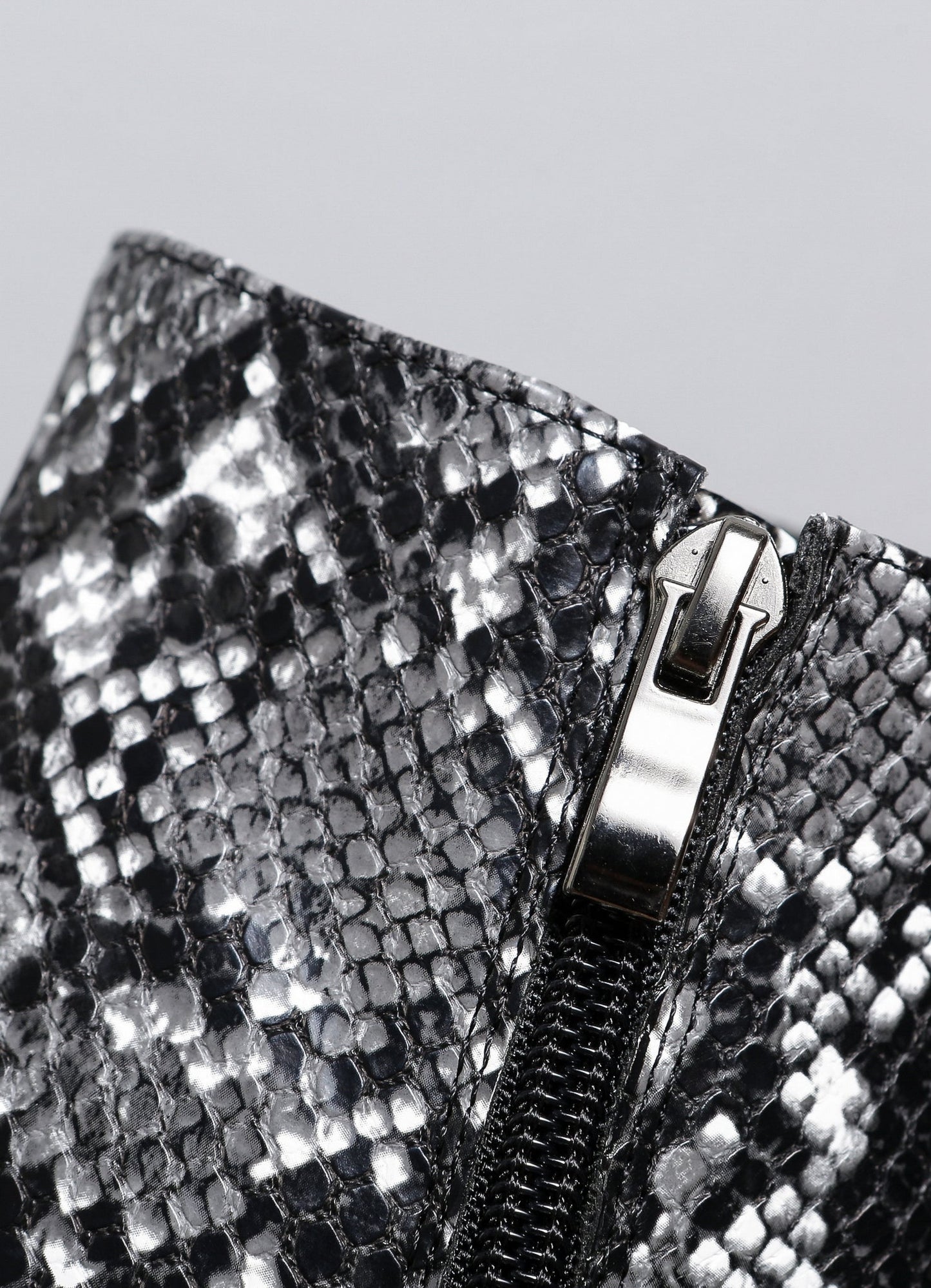 ANTONIA SNAKE GREY