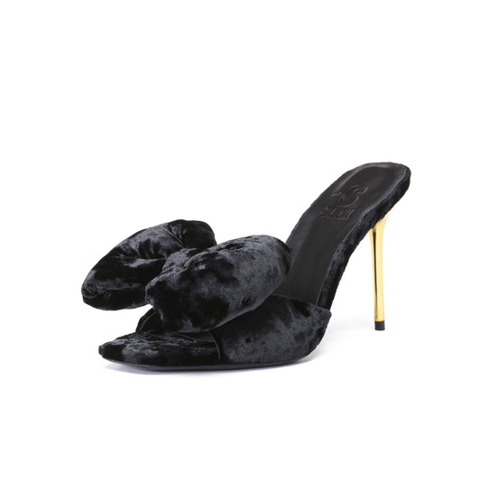 LOVELLA - BLACK VELVET